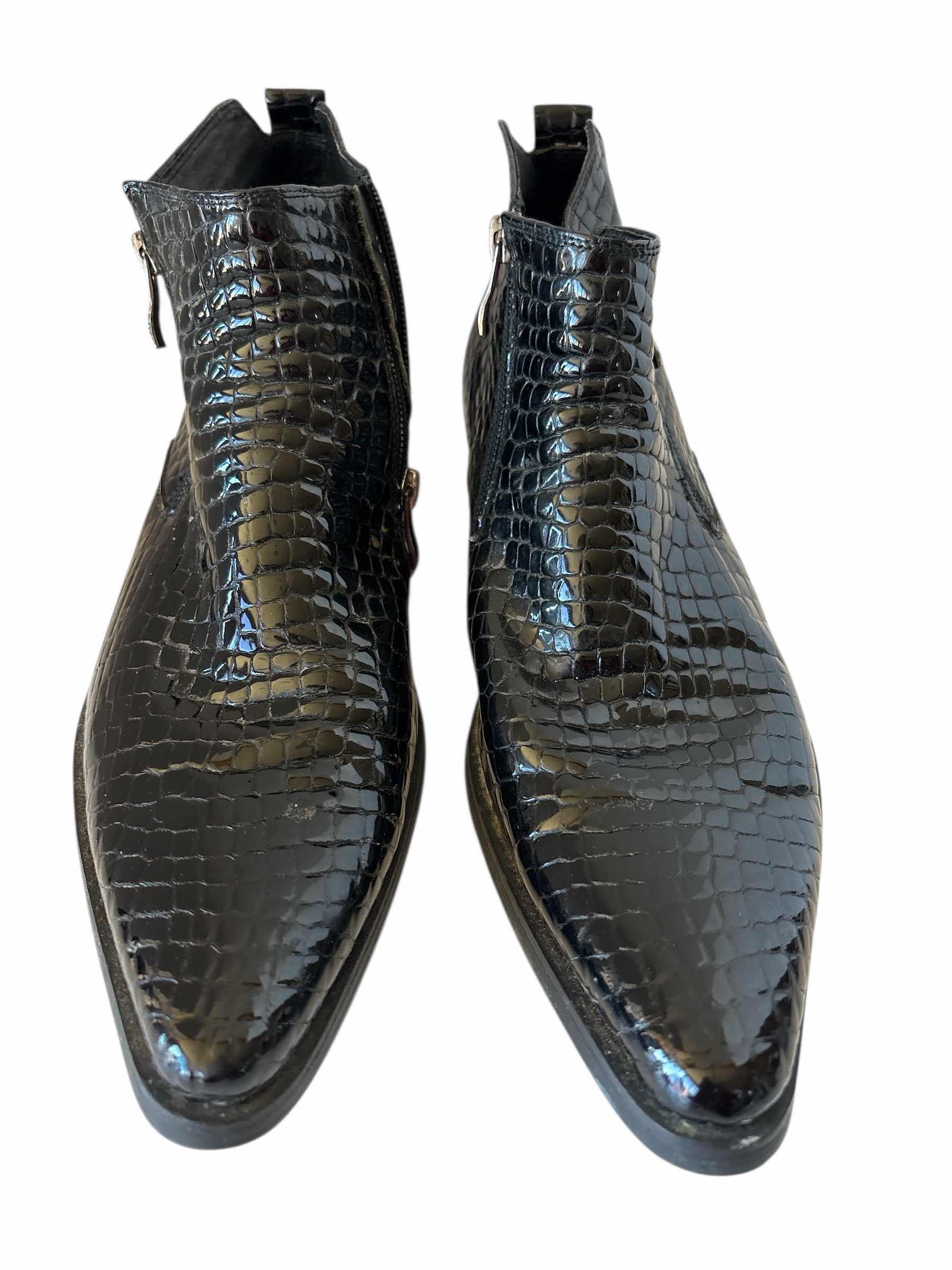 Photo 1 of WOUFO DRESS SHOES SIZE 41 MENS