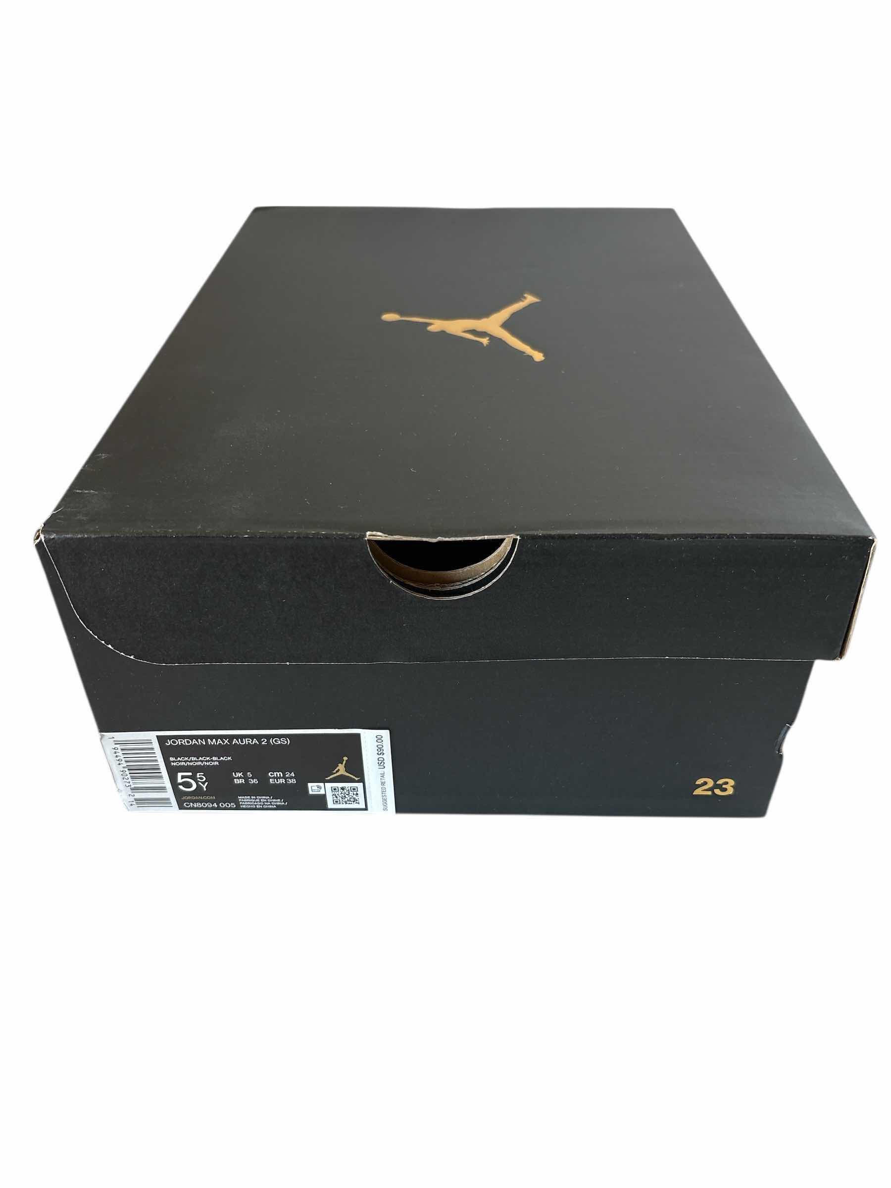 Photo 1 of JORDAN MAX AURA 2 (GS) SIZE 5.5 YOUTH