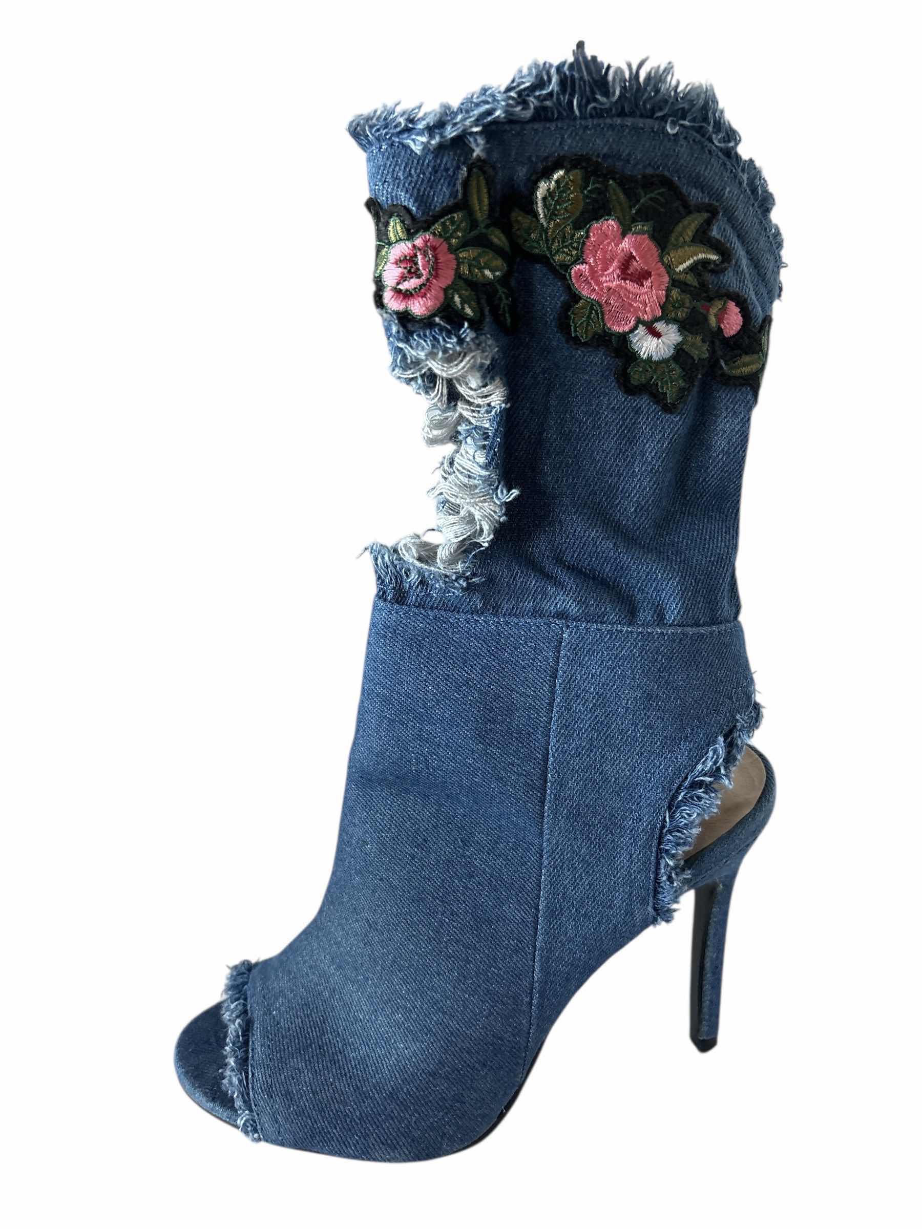 Photo 1 of FOREVER DENIM HEELS SIZE 7 WOMEN