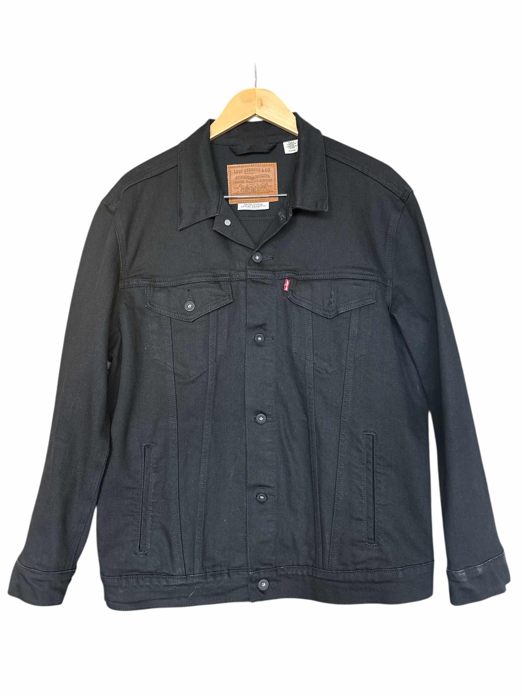 Photo 1 of LEVIS TRUCKER JACKET MENS SIZE XL