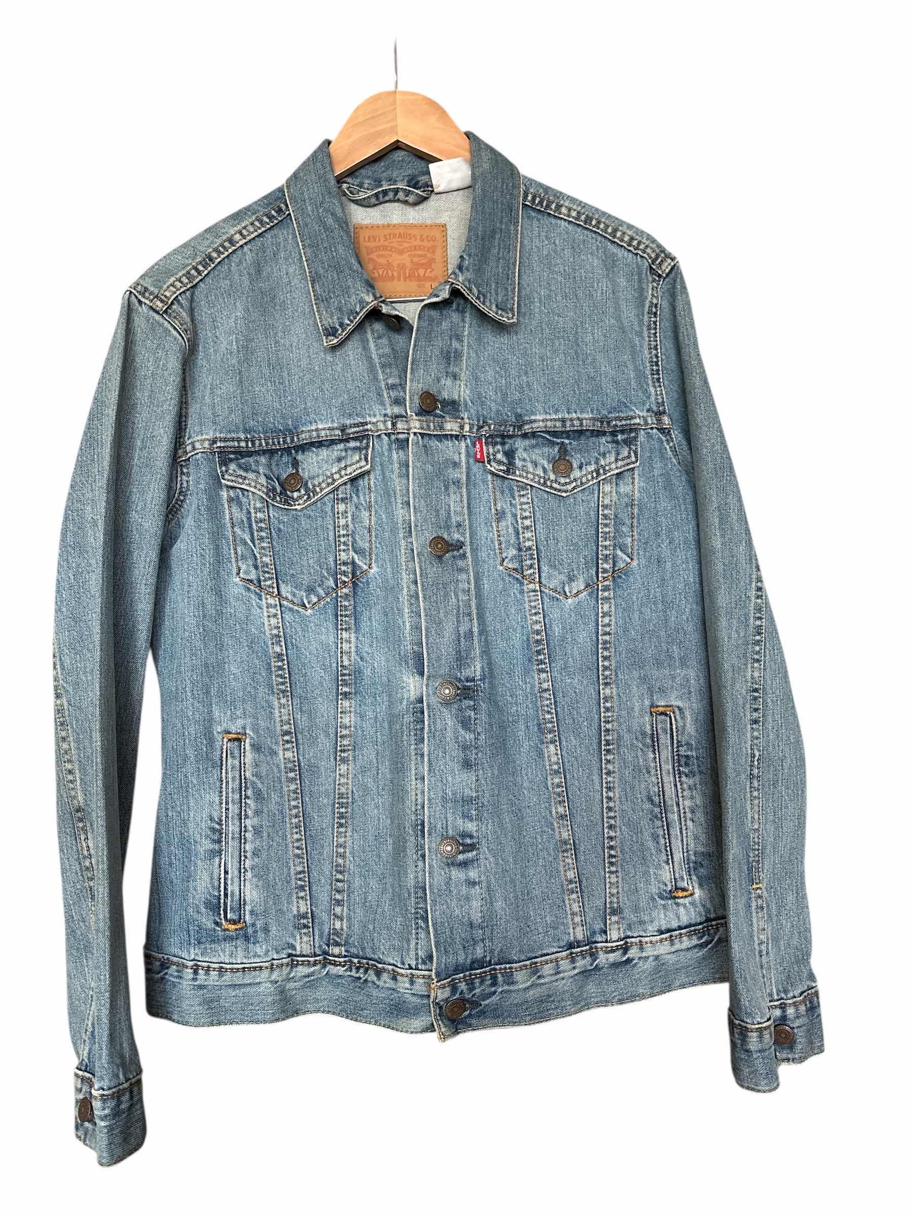 Photo 1 of LEVIS JEAN JACKET WITH HARLEY-DAVIDSON PATCHES SIZE L MENS