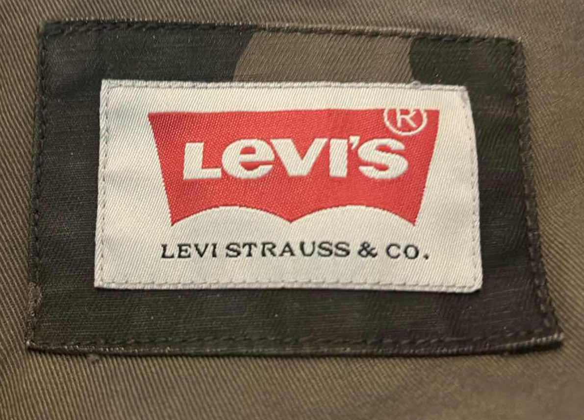 Photo 1 of LEVIS CAMO JACKET SIZE XL MENS