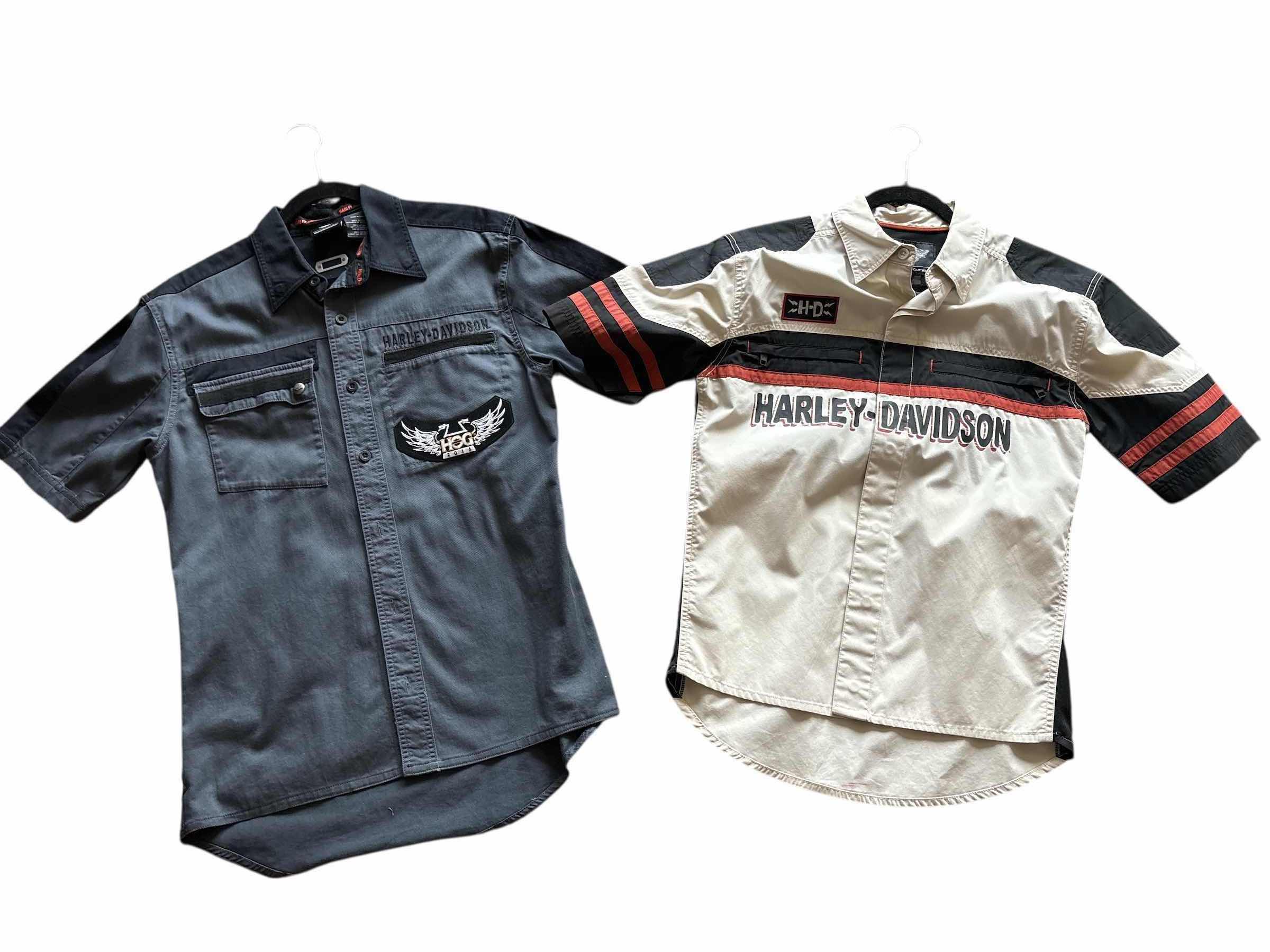 Photo 1 of (2)PCS HARLEY-DAVIDSON BUTTON UPS MENS SIZE M