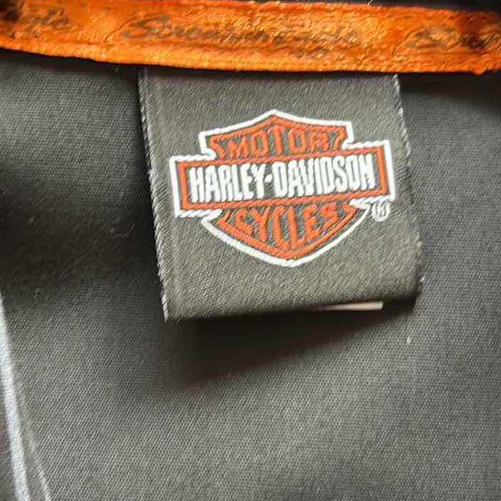 Photo 1 of (2)PCS HARLEY-DAVIDSON BUTTON UP T-SHIRT