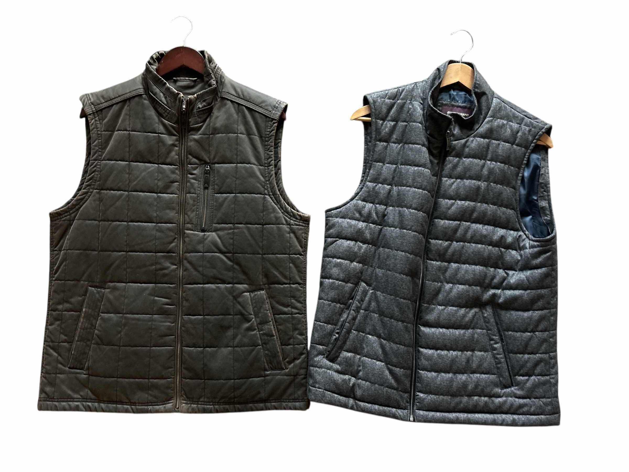 Photo 1 of (2)PCS JOHNSTON&MURPHY VEST SIZE L MENS