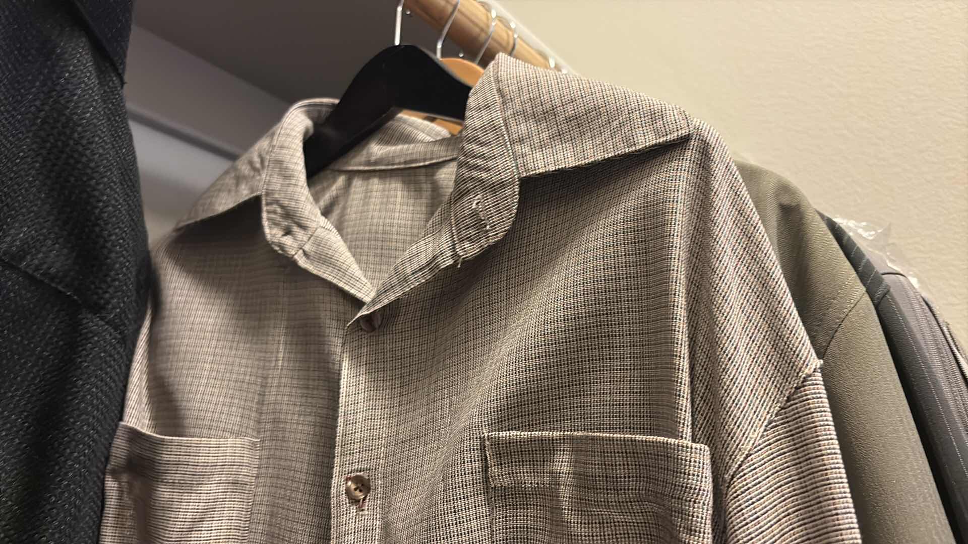 Photo 1 of PRIMARY CLOSET TOPS MENS SIZE M