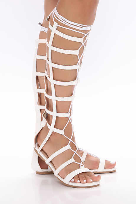 Photo 1 of NEW FASHION NOVA DONT FORGET ABOUT ME GLADIATOR SANDALS, WOMEN SIZE 6.5 WHITE