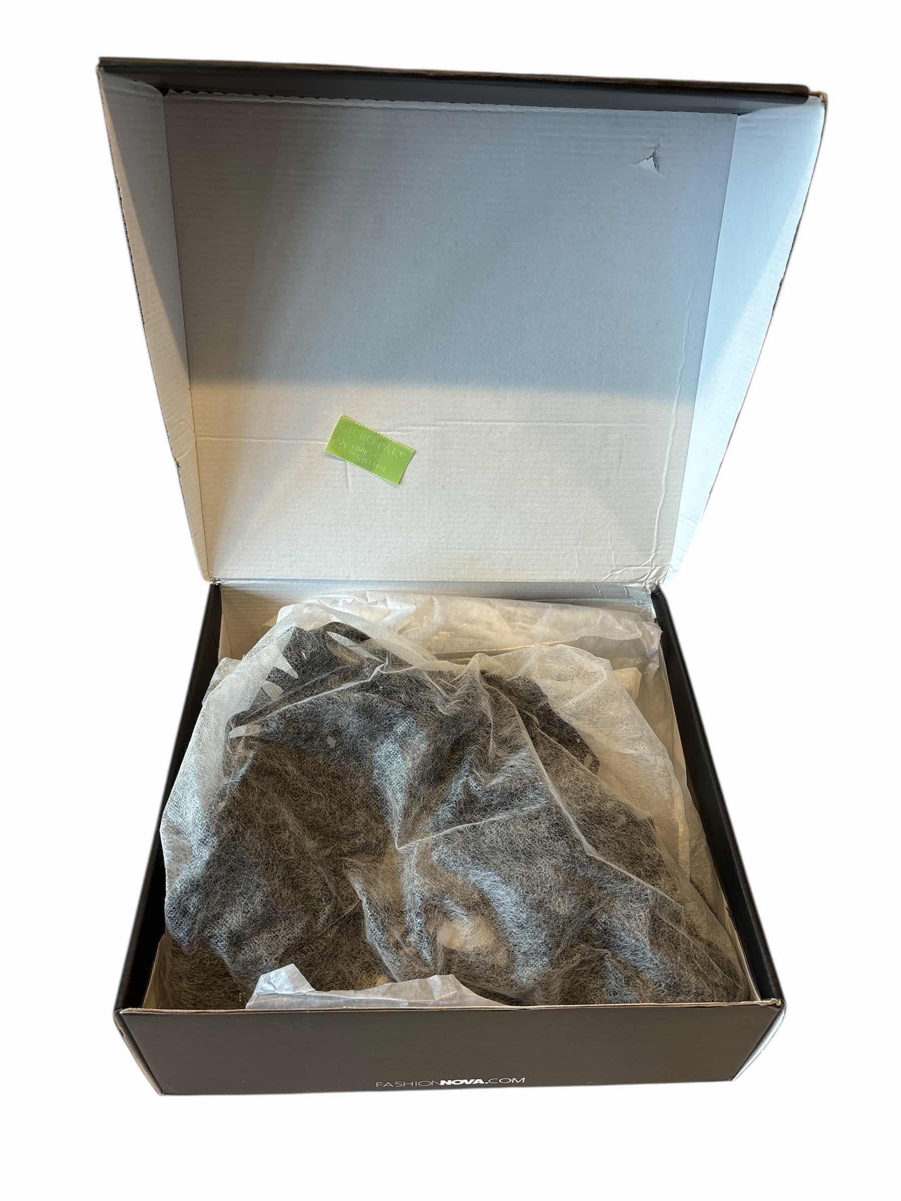 Photo 1 of NEW FASHION NOVA DIDNT NOTICE FLAT SANDALS, WOMEN SIZE 6.5 TRINITY BLACK