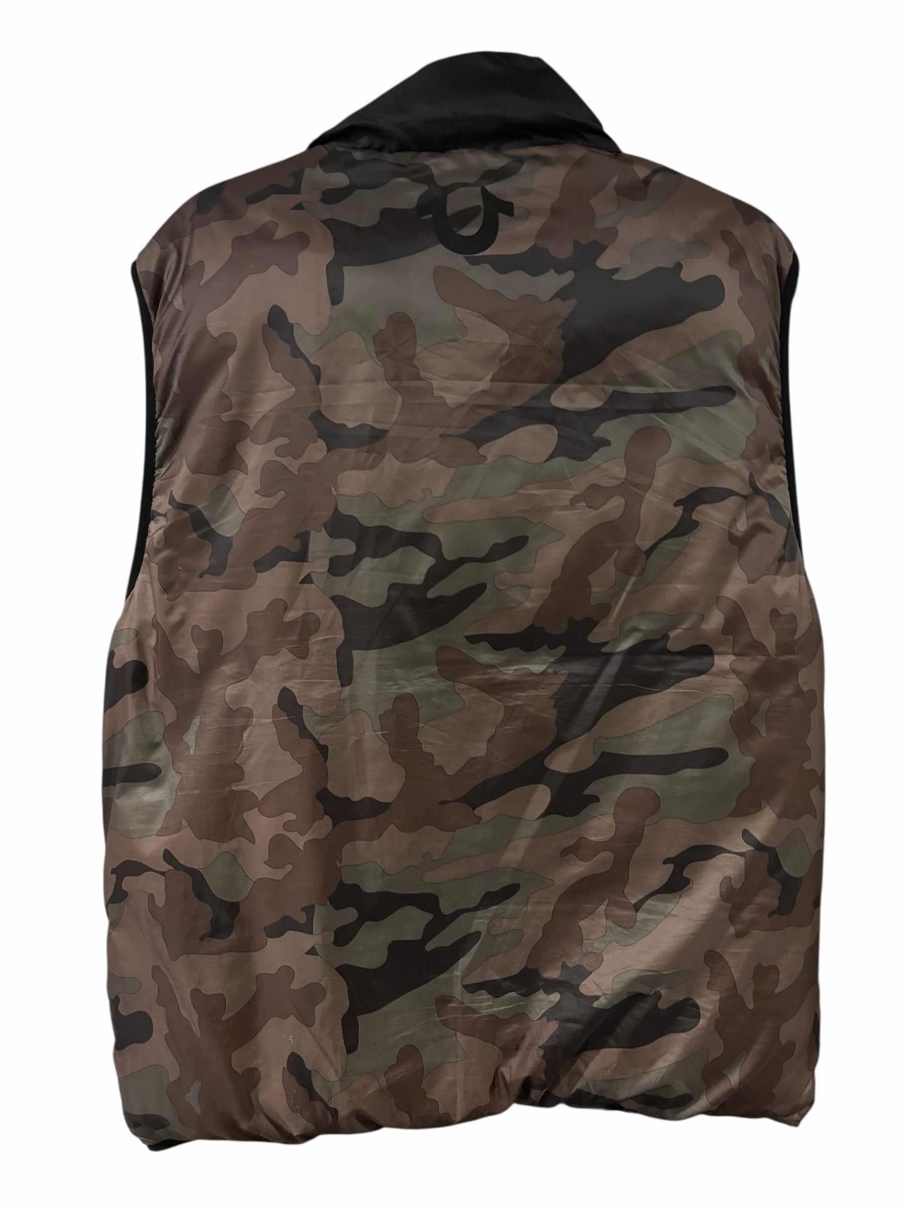 Photo 1 of TRUE RELIGION CAMO PUFFER VEST, MENS SIZE LARGE