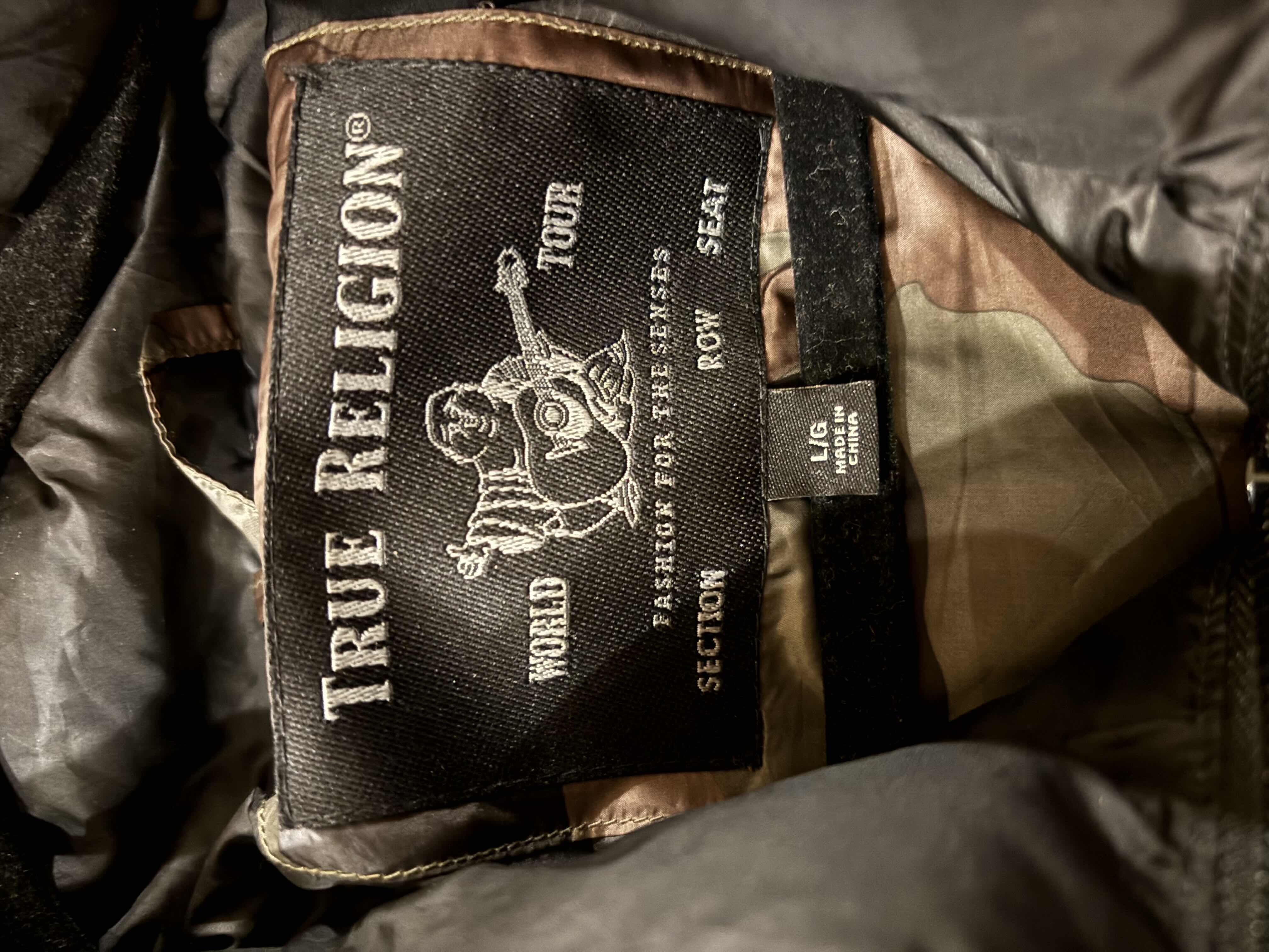 Photo 1 of TRUE RELIGION CAMO PUFFER VEST, MENS SIZE LARGE