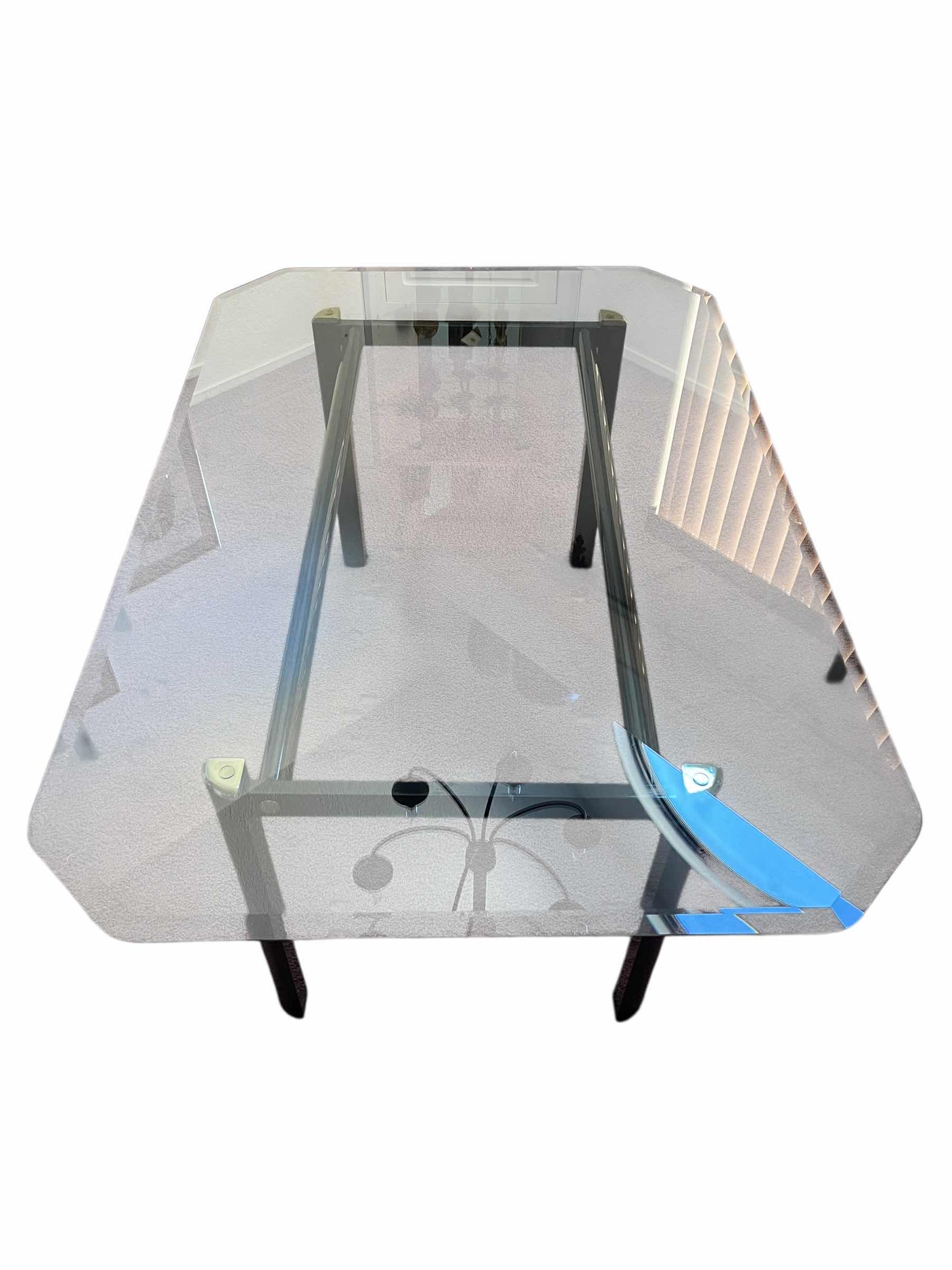 Photo 1 of CAL-STYLE FURNITURE NEO-DECO GLASS TOP TABLE & 6 CHAIR DINING SET (READ NOTES)