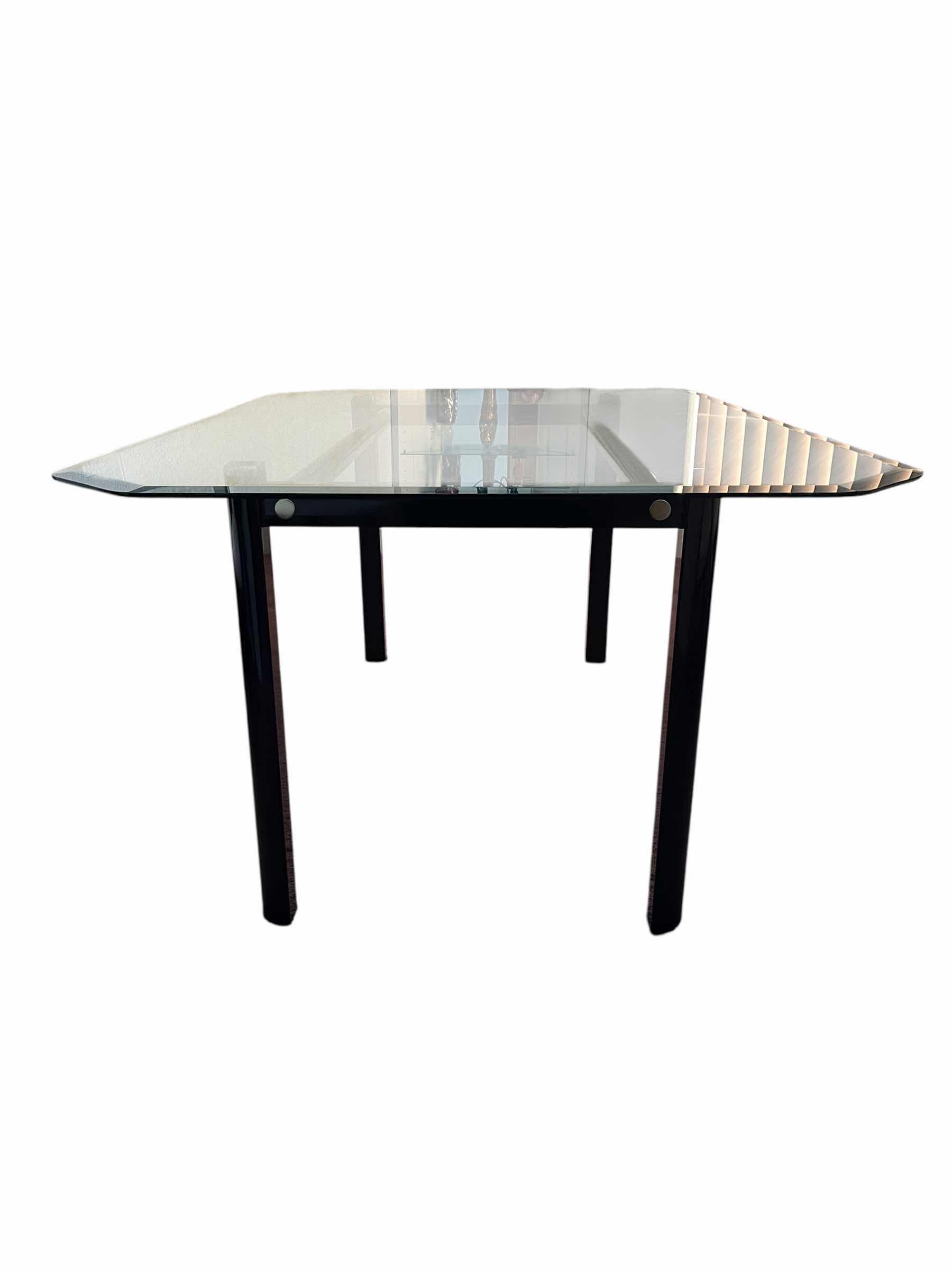Photo 1 of CAL-STYLE FURNITURE NEO-DECO GLASS TOP TABLE & 6 CHAIR DINING SET (READ NOTES)