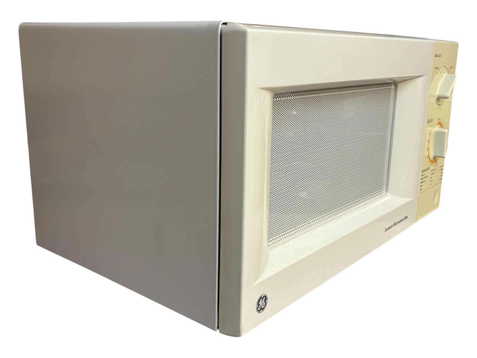 Photo 1 of GE WHITE MICROWAVE JES611WC 001