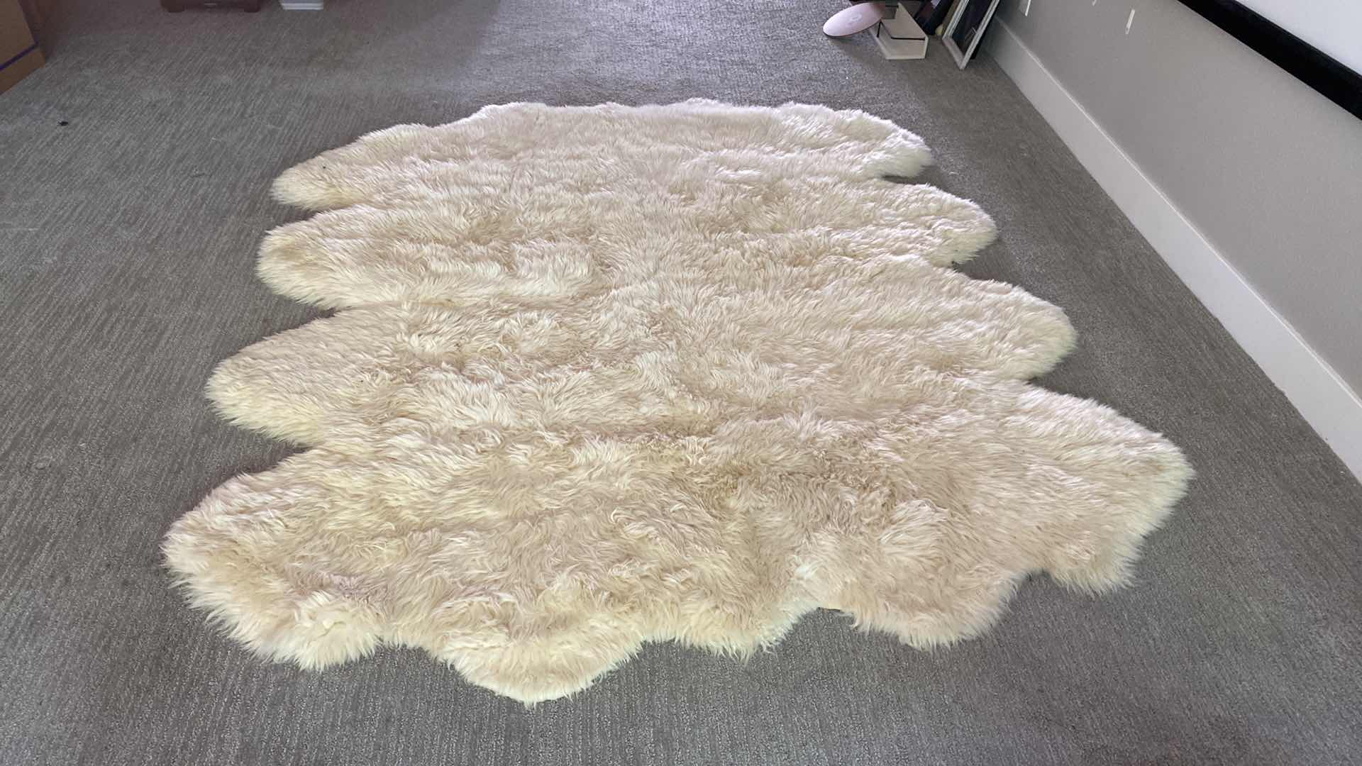 Photo 2 of AUSKIN AUSTRALIAN NEW ZEALAND SHEEPSKIN 86” x 74”