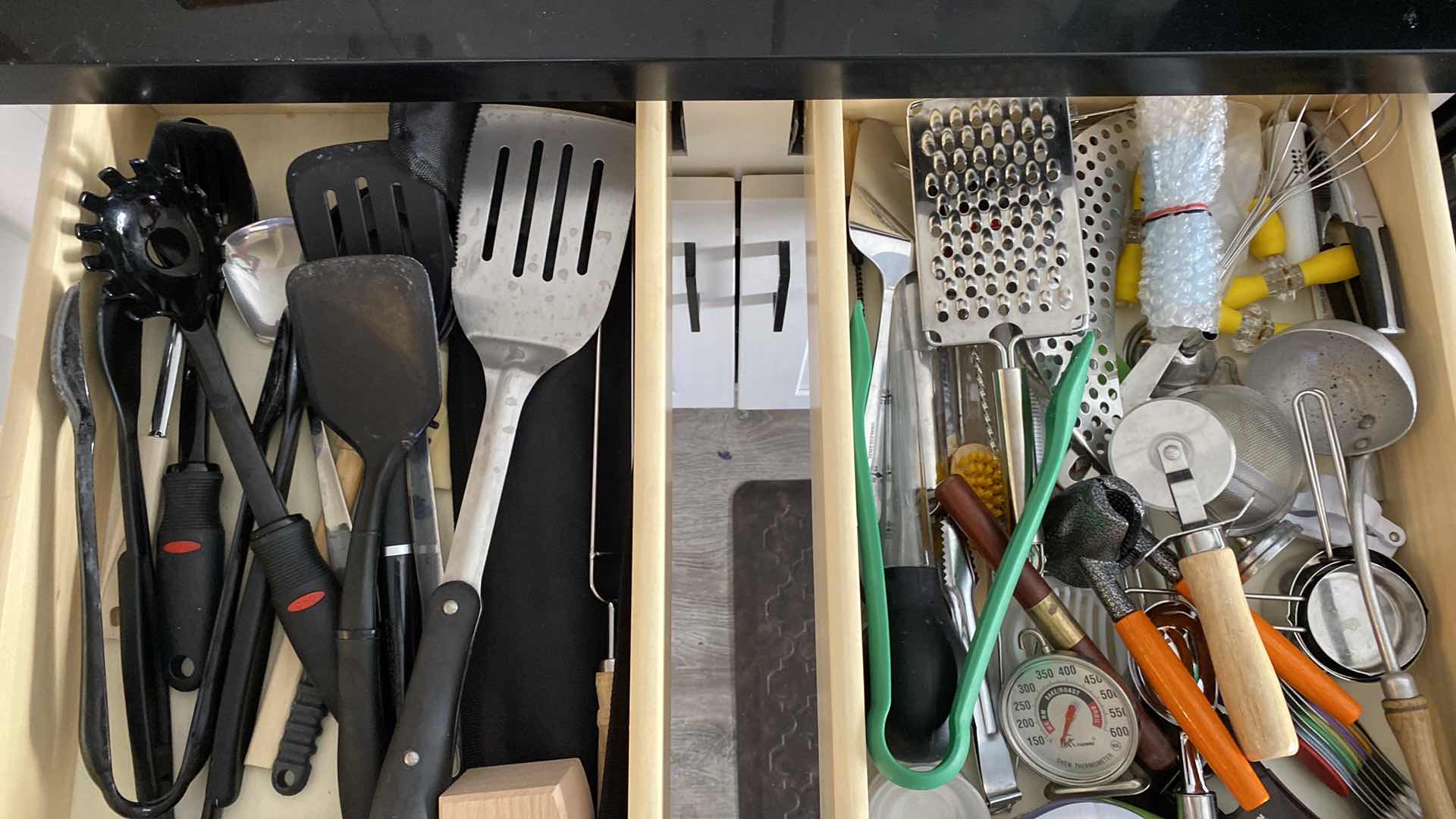Photo 1 of CONTENTS KITCHEN 2 DRAWERS COOKING UTENSILS