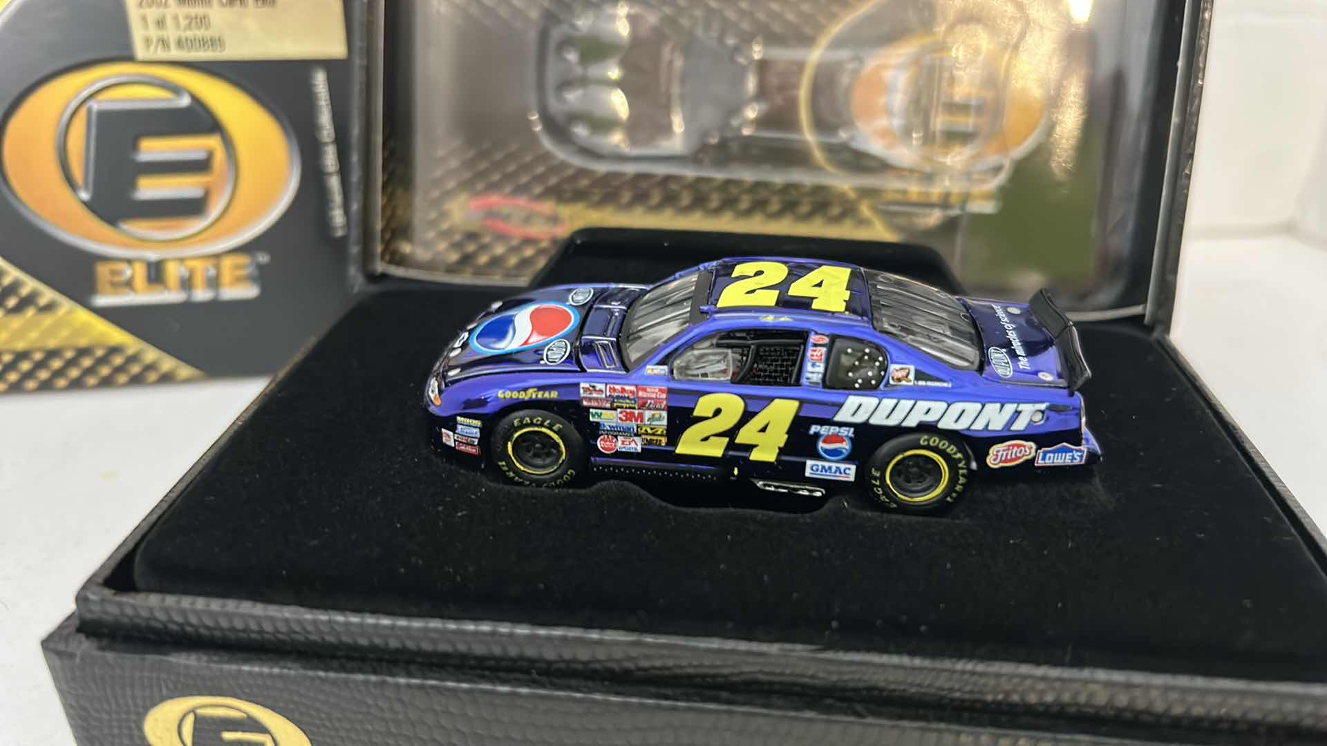 Photo 2 of RCCA ELITE JEFF GORDON 2002 MONTE CARLO ELITE COLLECTIBLE DIECAST CAR