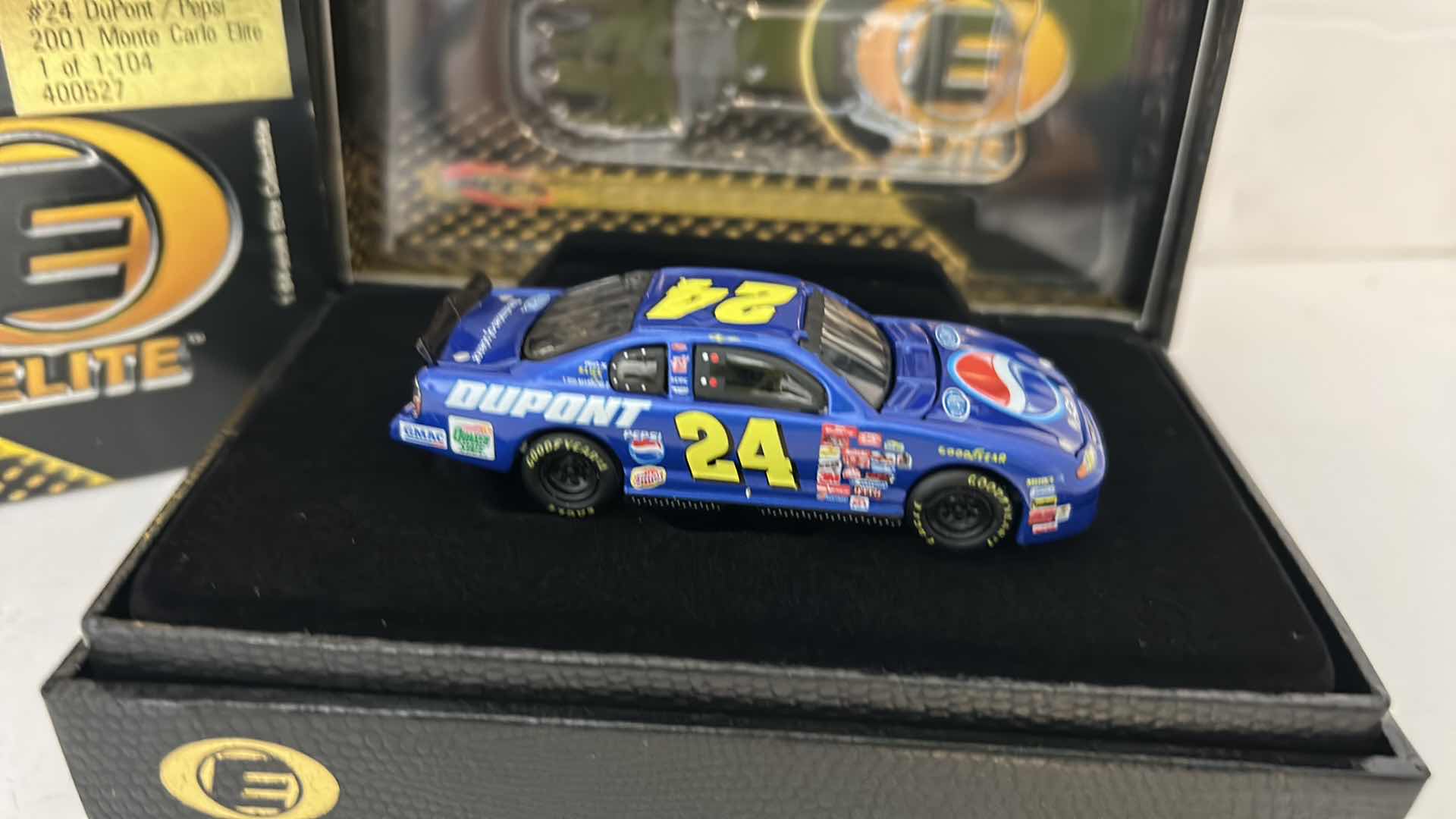 Photo 3 of RCCA ELITE JEFF GORDON 2001 MONTE CARLO ELITE COLLECTIBLE DIECAST CAR