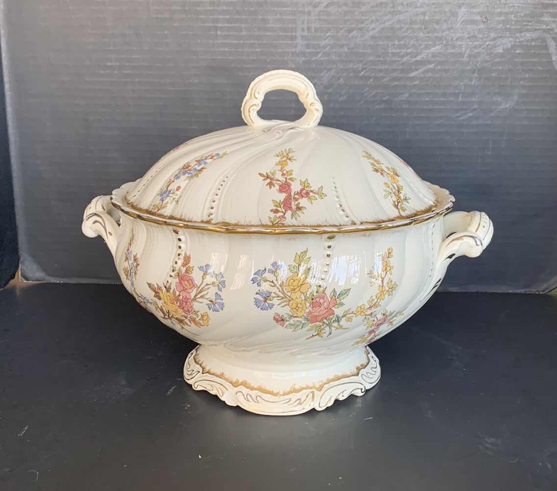 Photo 1 of ANTIQUE FRENCH TUREEN 11"