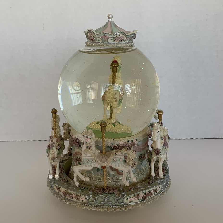 Photo 3 of THE SAN FRANCISCO MUSIC BOX COMPANY 1996 GLOBE CAROUSEL 