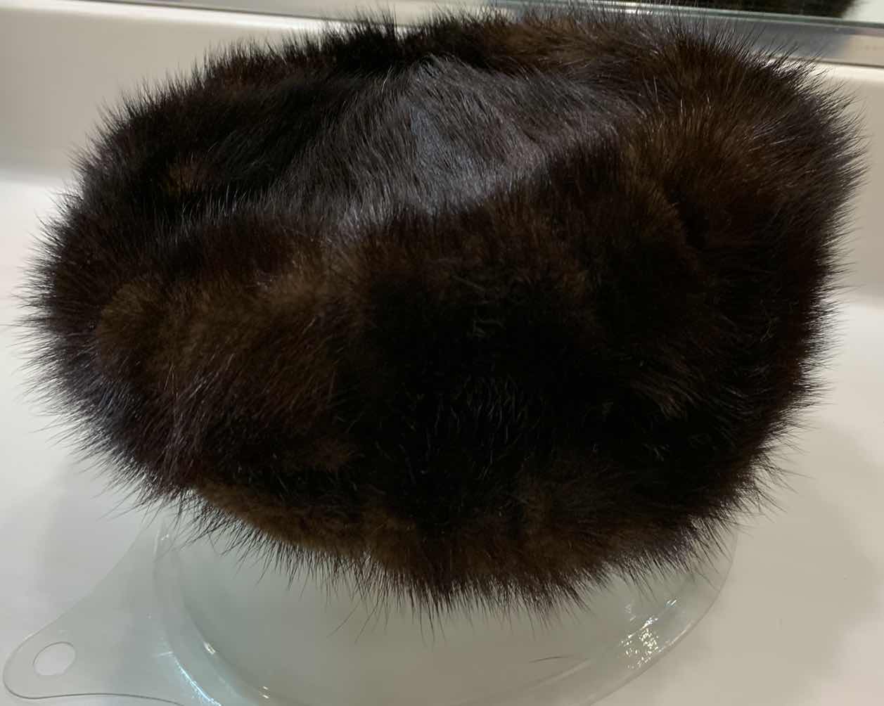 Photo 2 of VINTAGE WOMENS MINK HAT