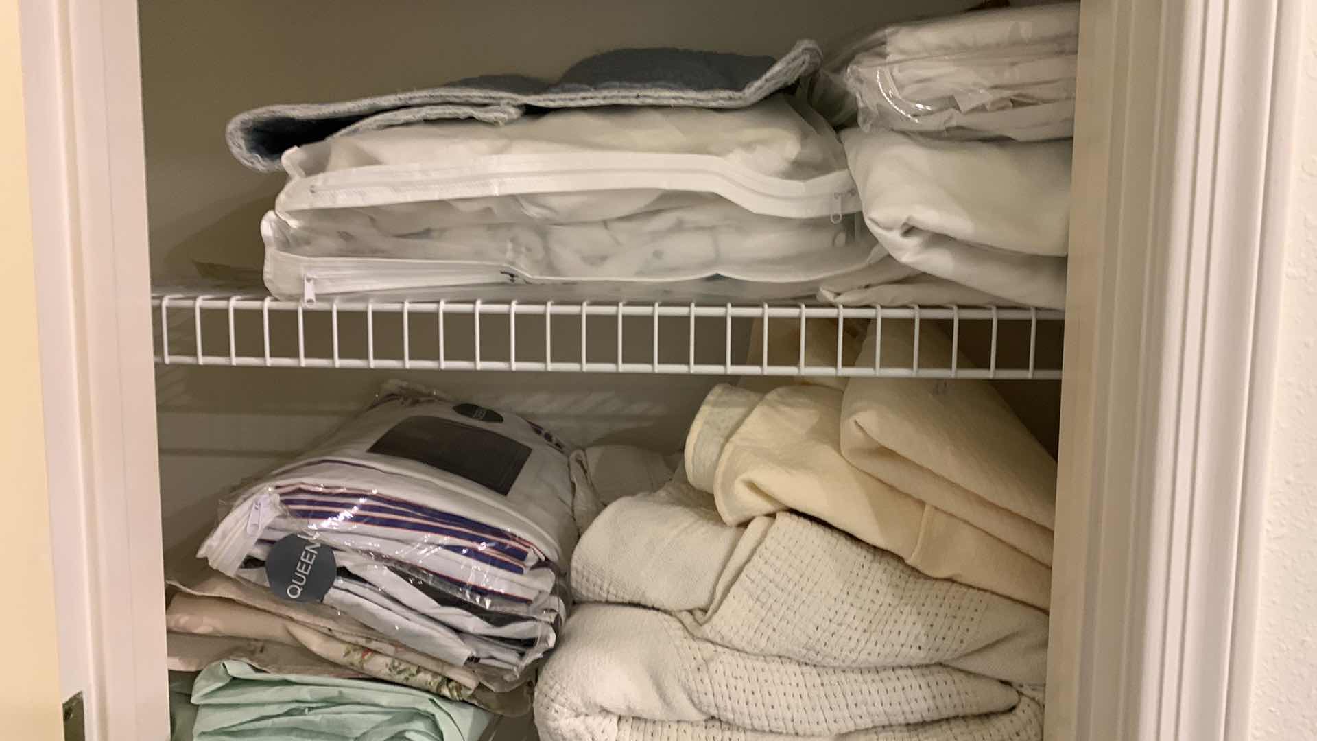 Photo 3 of CLOSET FULL OF QUEEN SIZE LINENS