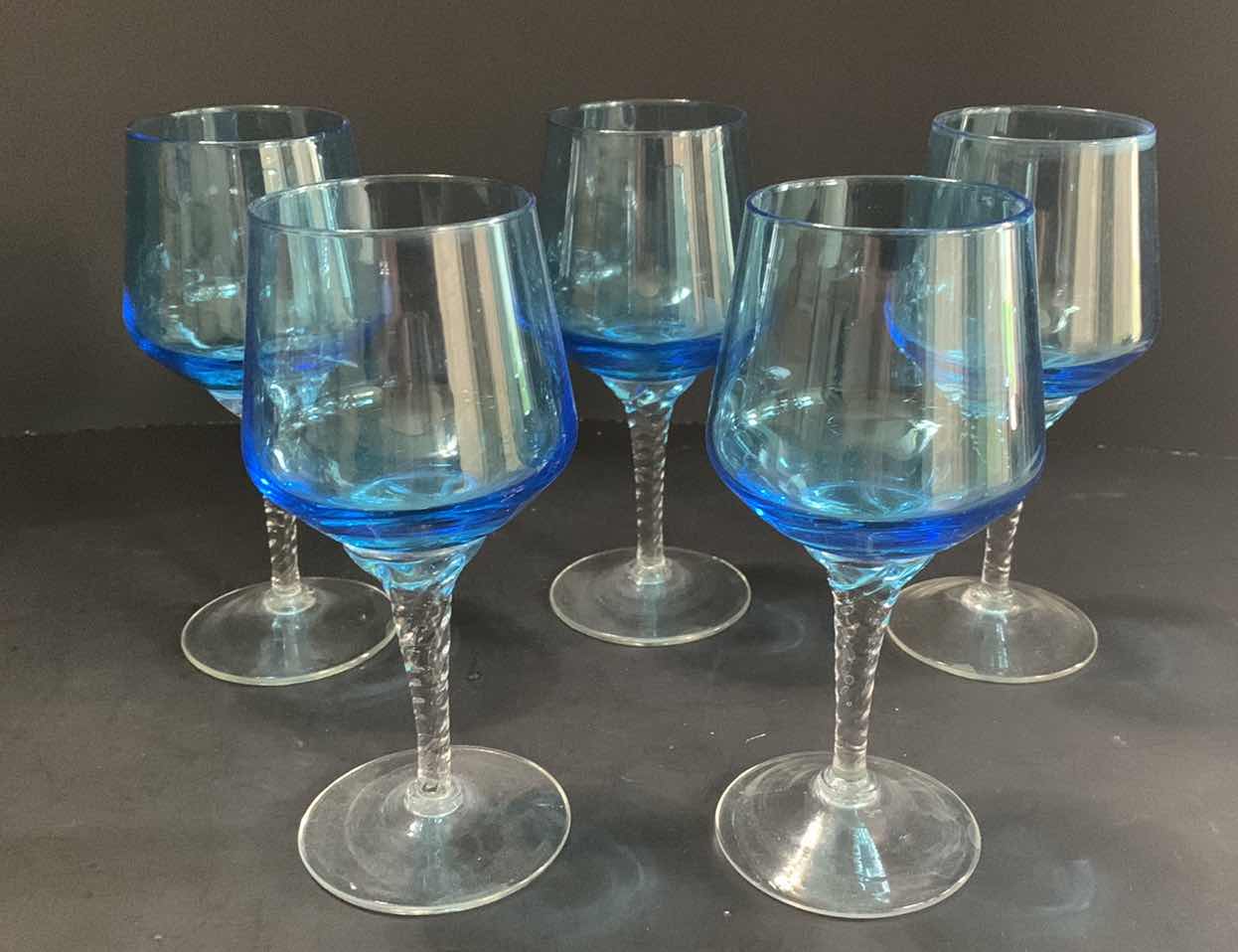 Photo 3 of 5 - BLUE GLASS WINE GLASSES