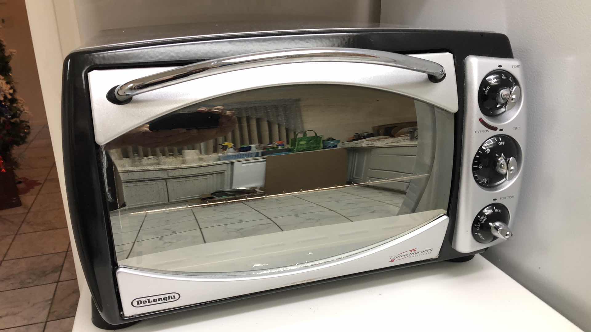 Photo 1 of DELONGHI ROTISSERIE CONVECTION OVEN