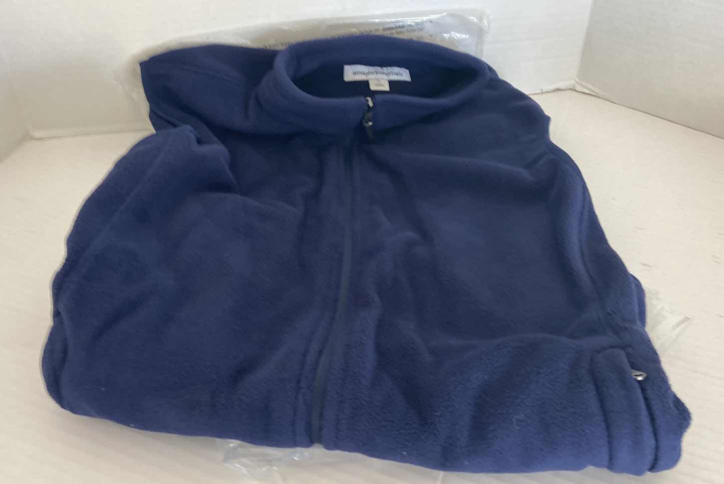 Photo 1 of AMAZON-ESSENTIALS MENS FULL ZIP POLAR FLEECE SIZE XL