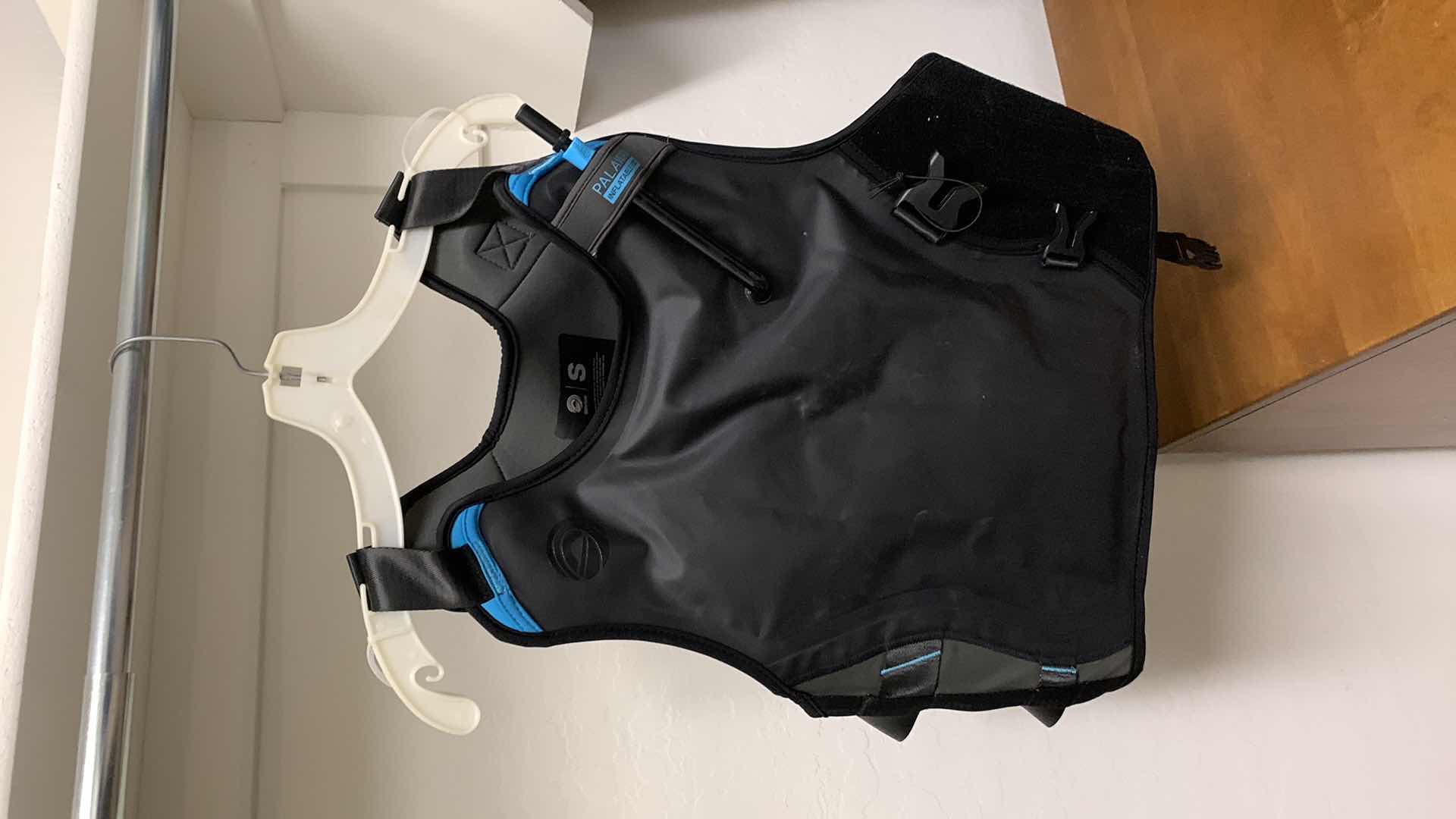 Photo 1 of SCUBA DIVERS PALAWAN INFLATABLE VEST SIZE SMALL