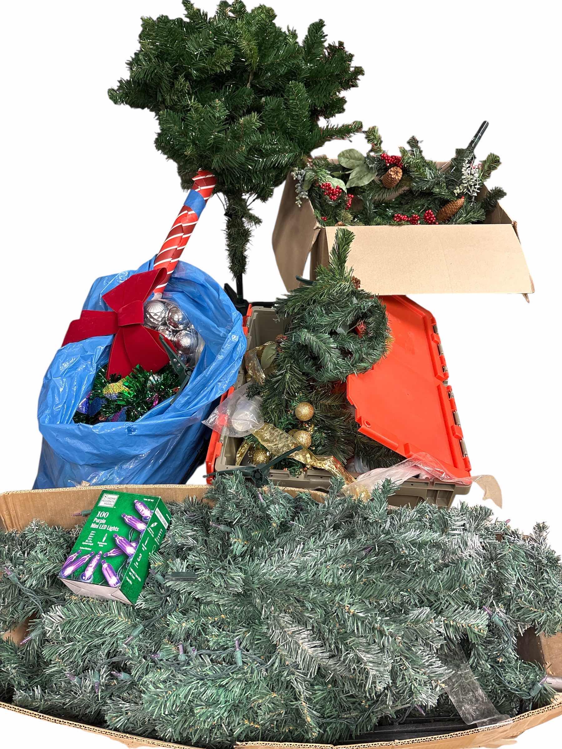 Photo 1 of LOT OF CHRISTMAS ITEMS