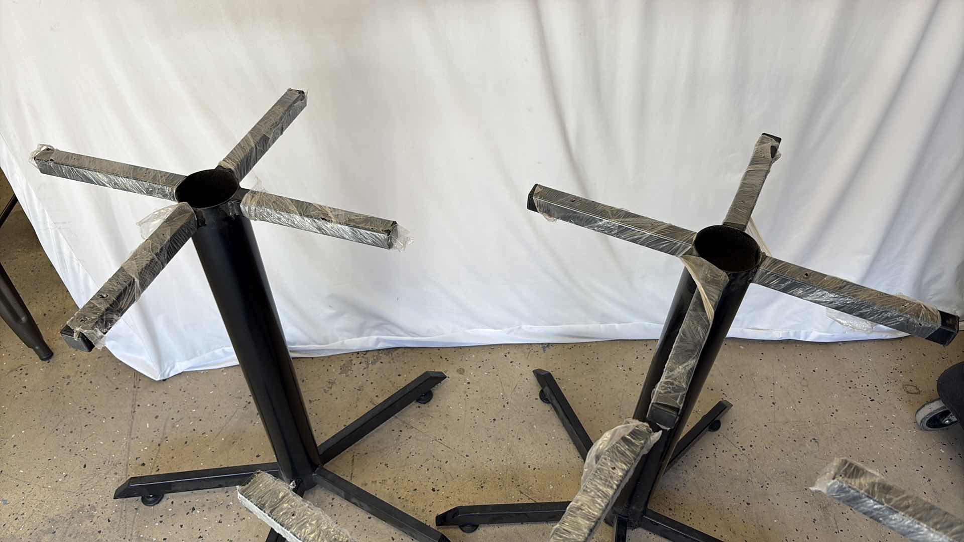 Photo 1 of (4)PCS TABLE LEGS H28.5”