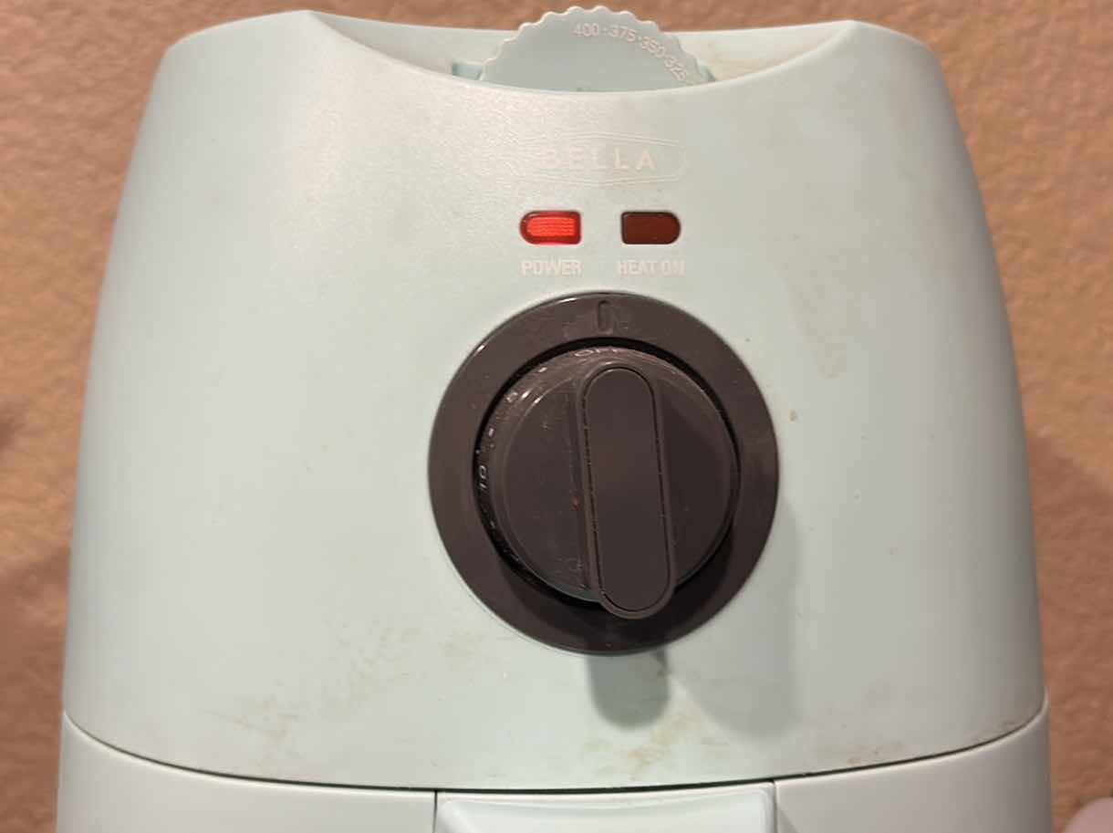 Photo 1 of DASH TASTI-CRISP AIR FRYER