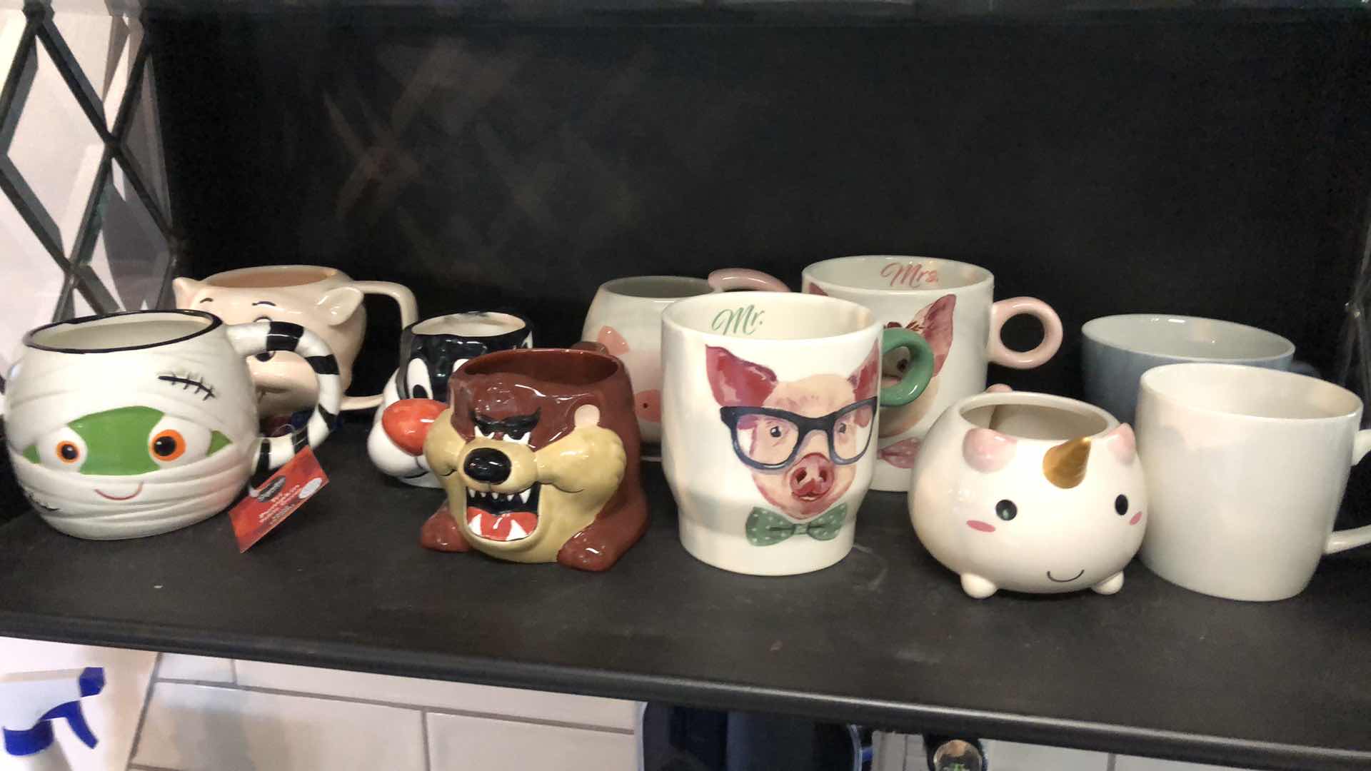 Photo 1 of ANIMAL MUGS
