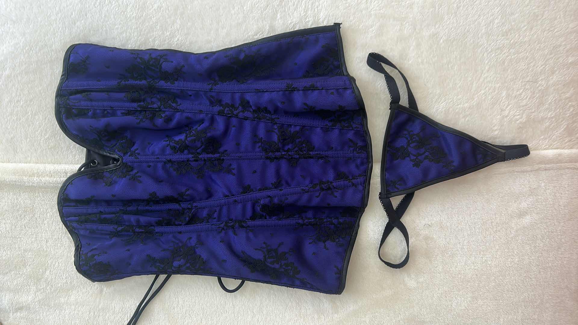 Photo 1 of NEW WOMENSWEAR- SHIRLEY OF HOLLYWOOD CORSET SIZE 32 AND THONG
