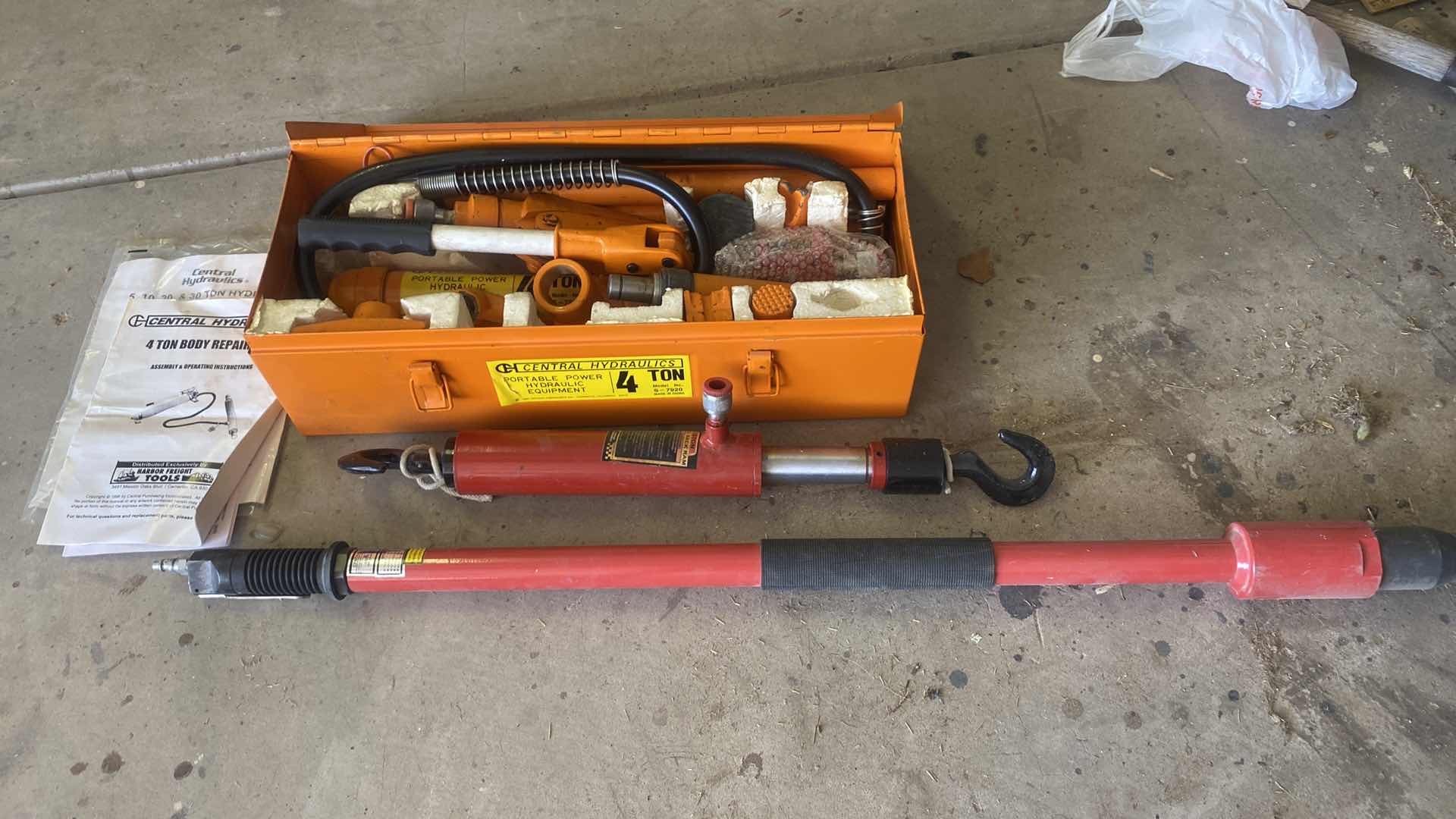 Photo 1 of CENTRAL HYDRAULICS 4 TON PORTABLE EQUIPMENT BODY REPAIR KIT