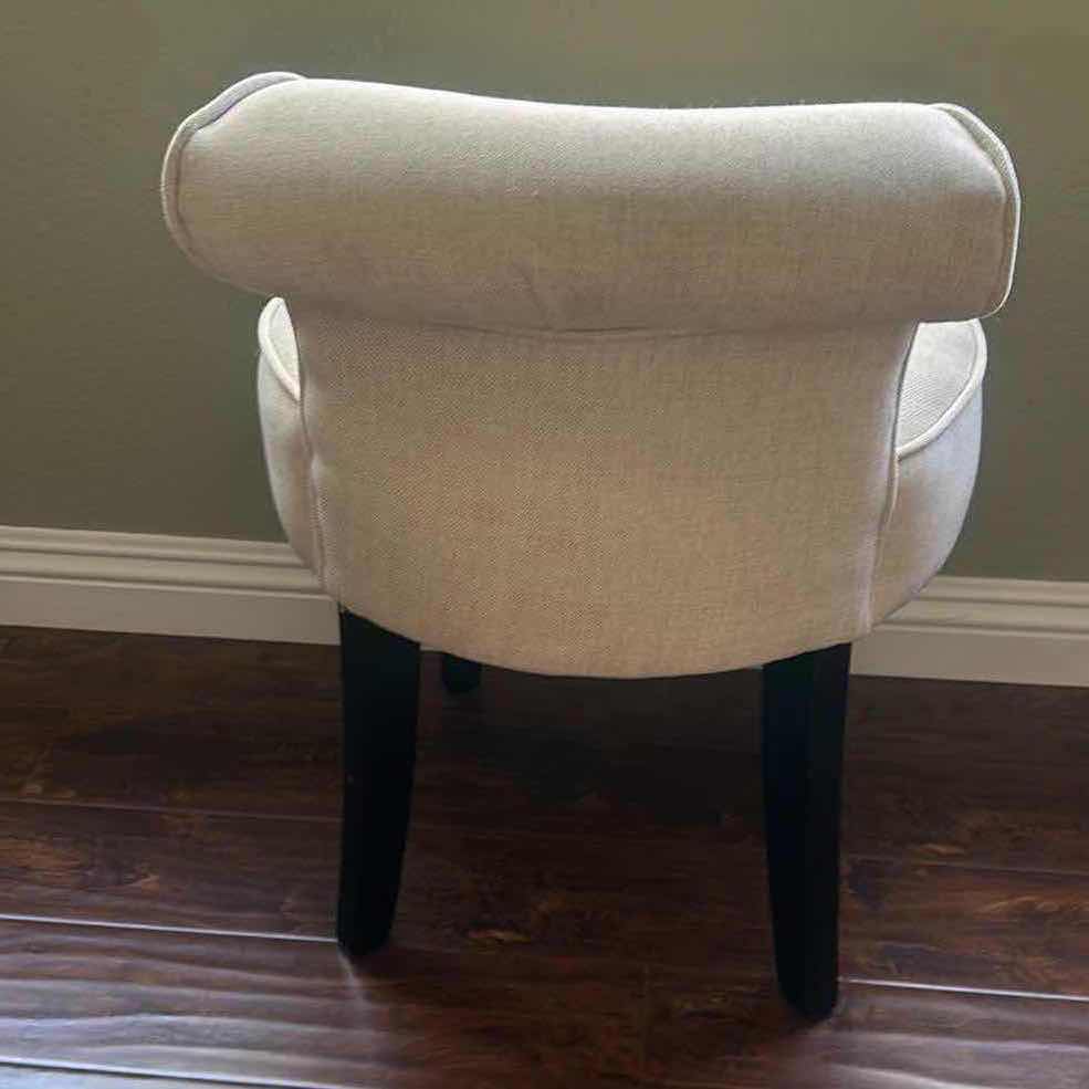 Photo 3 of BOWERY HILL CONTEMPORY BEIGE LINEN VANITY STOOL  H23"