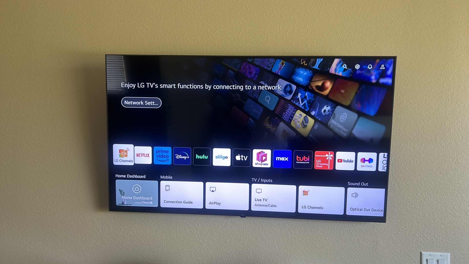 Photo 3 of 55" LG SMART TV W REMOTE & WALL MOUNT