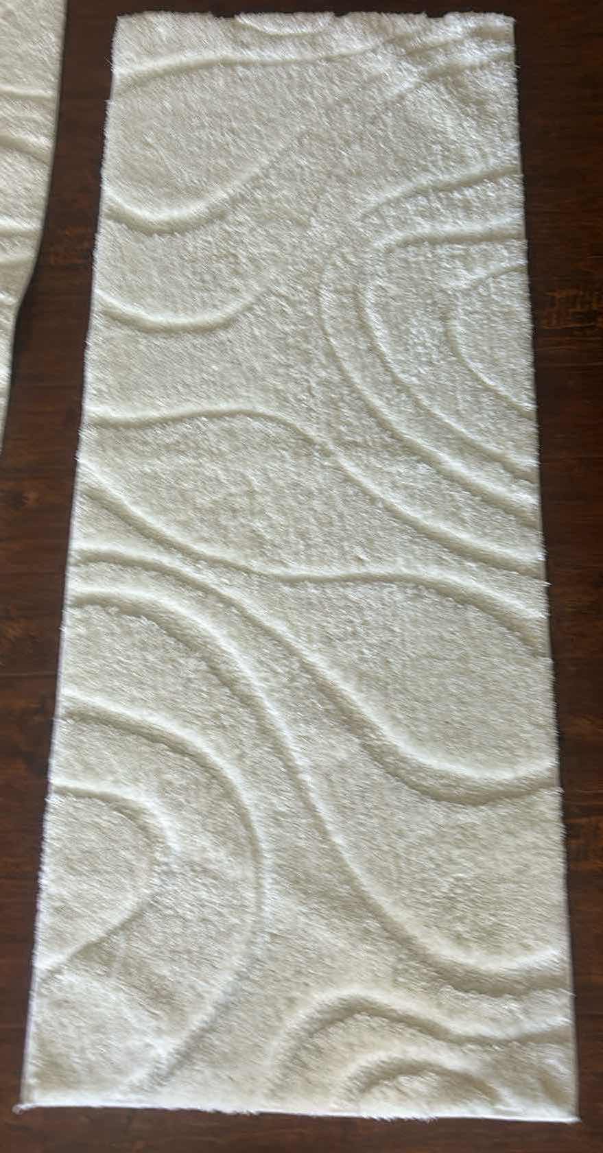 Photo 1 of CREAM MID CENTURY MODERN AREA RUG 23 1/2” x 57”