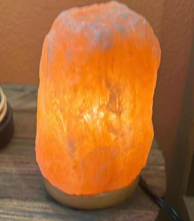 Photo 1 of HIMALAYAN SEA SALT LAMP H 7.5".