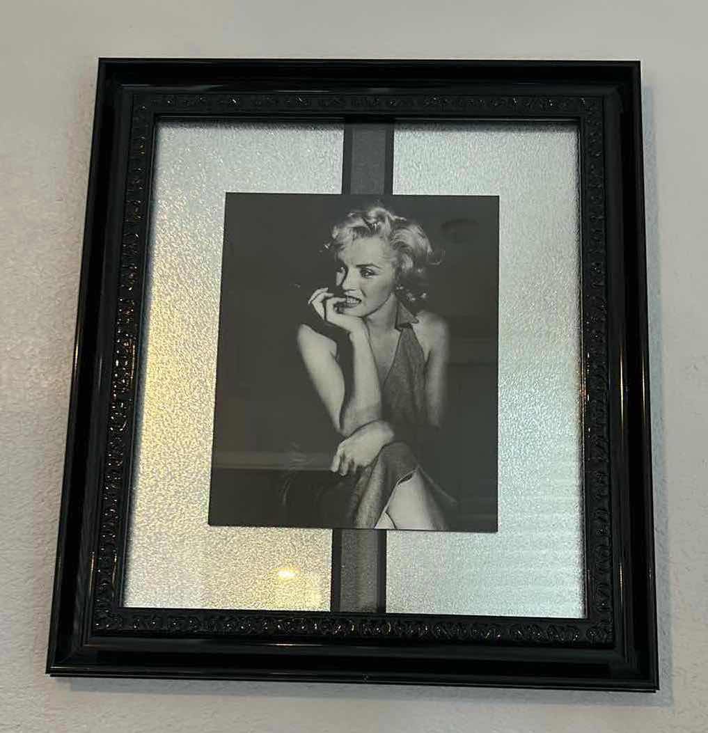 Photo 1 of GLOSSY BLACK FRAMED "MARILYN MONROE" PHOTO ARTWORK 16" X H18"