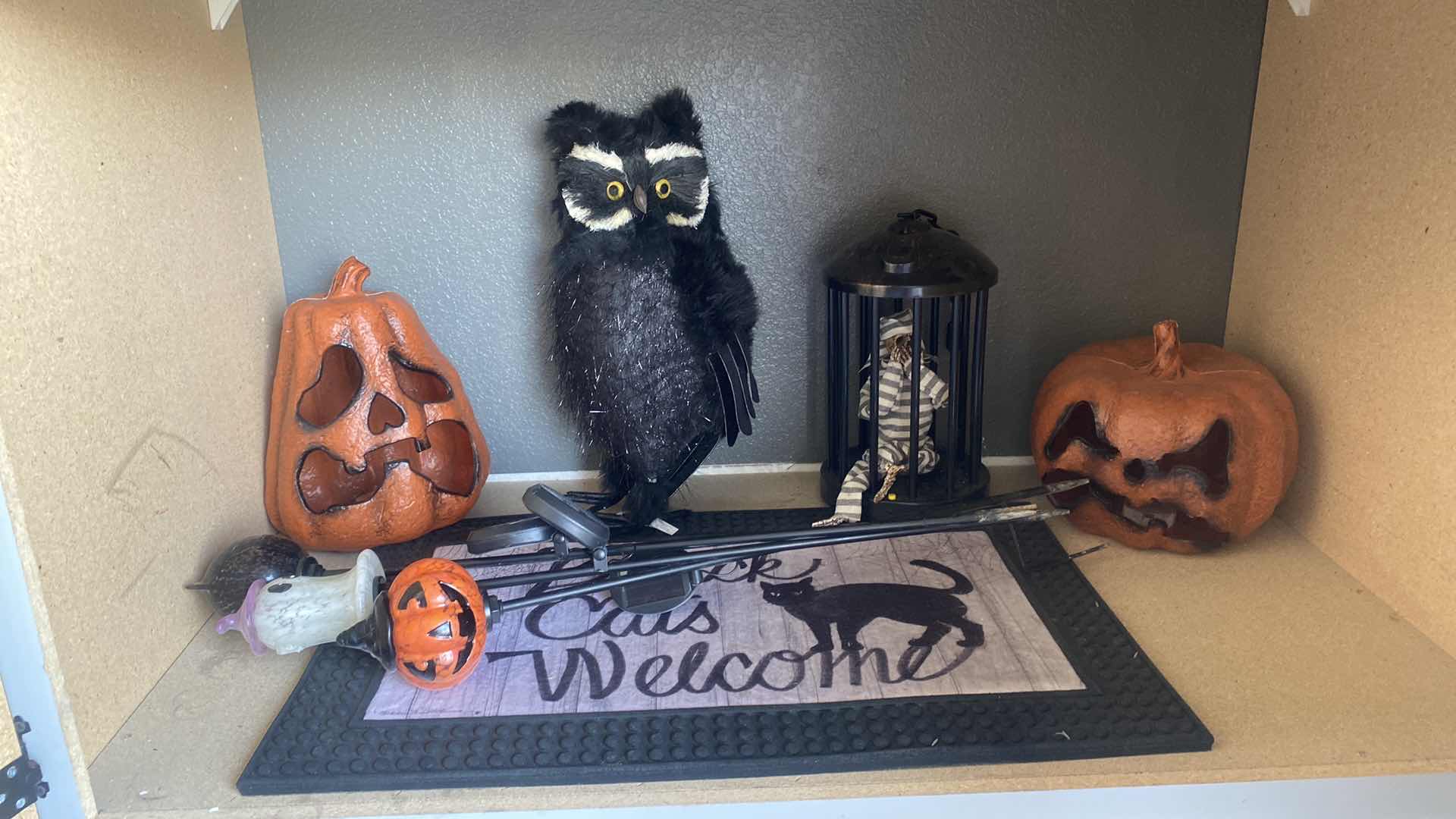 Photo 1 of HALLOWEEN DECOR