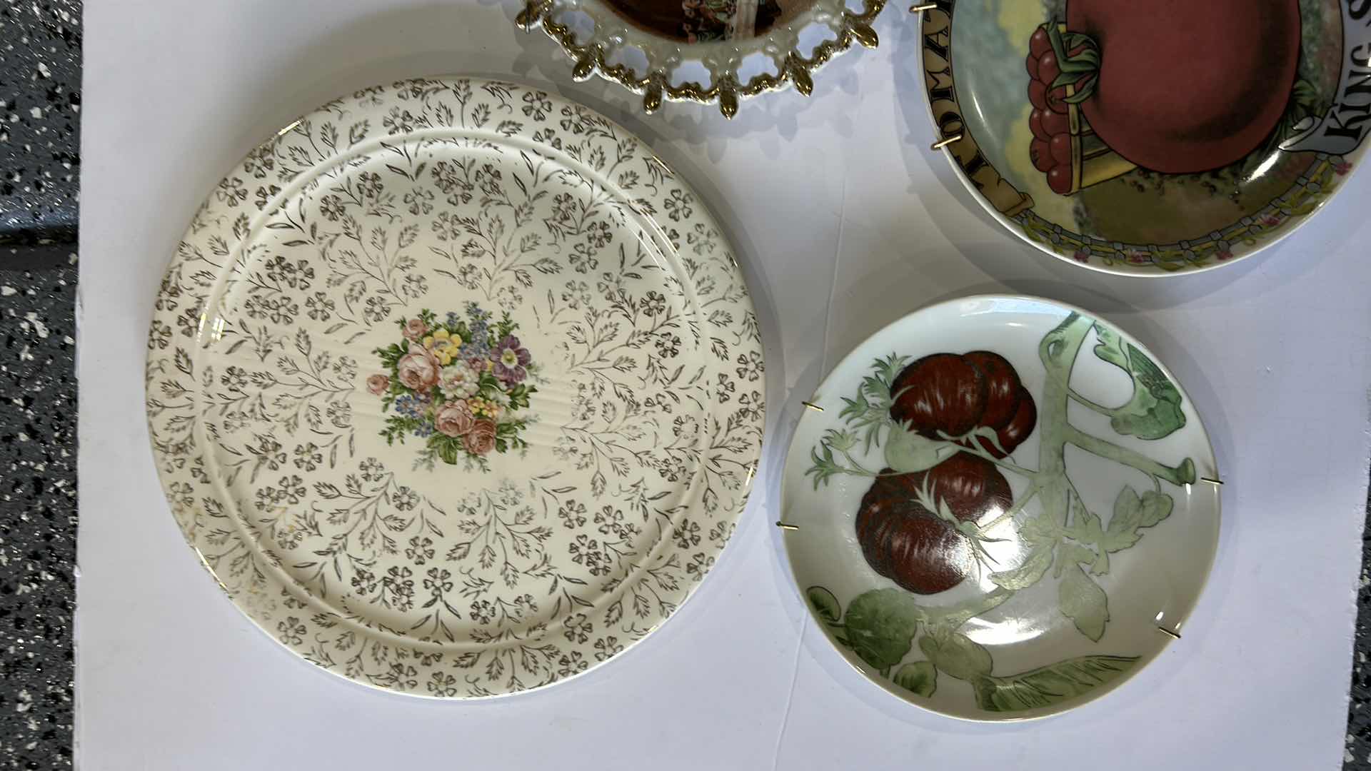 Photo 4 of 6 PC’s PORCELAIN PLATES AND BOWL