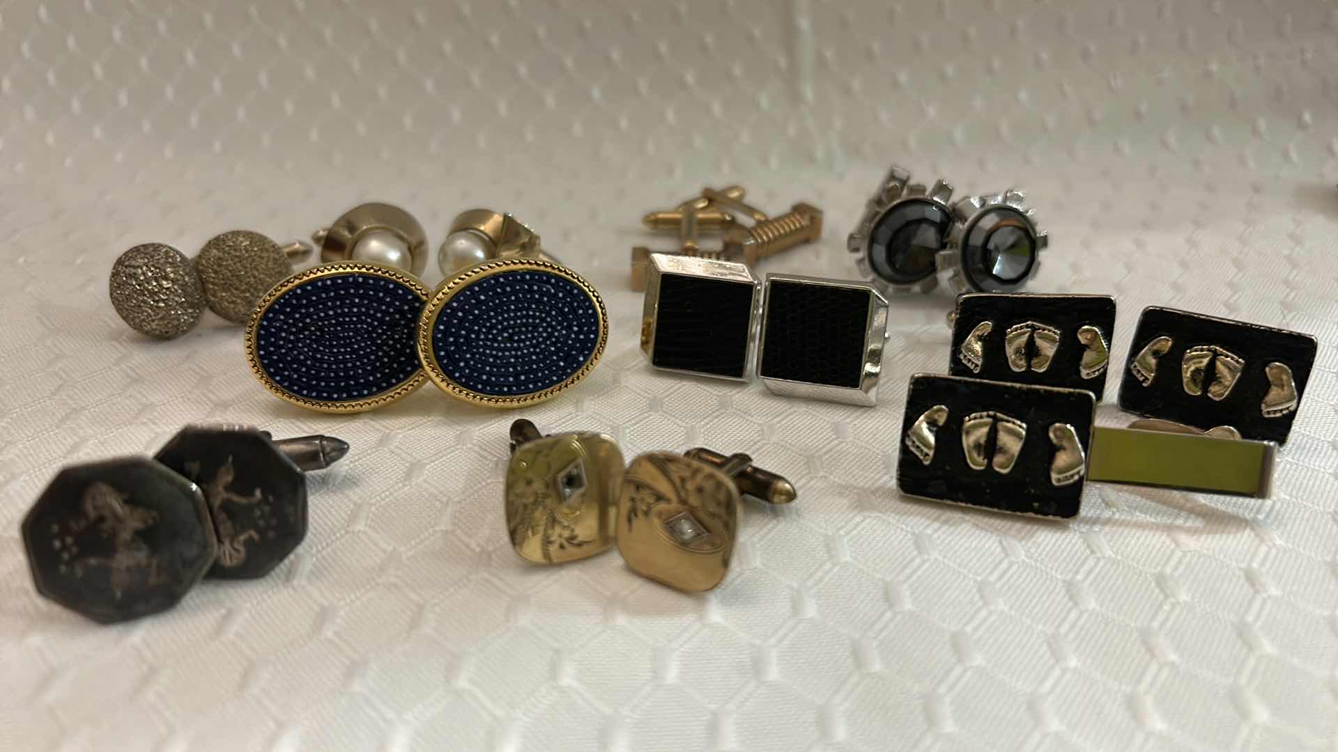 Photo 1 of MEN'S CUFFLINKS AND TIE CLIPS.