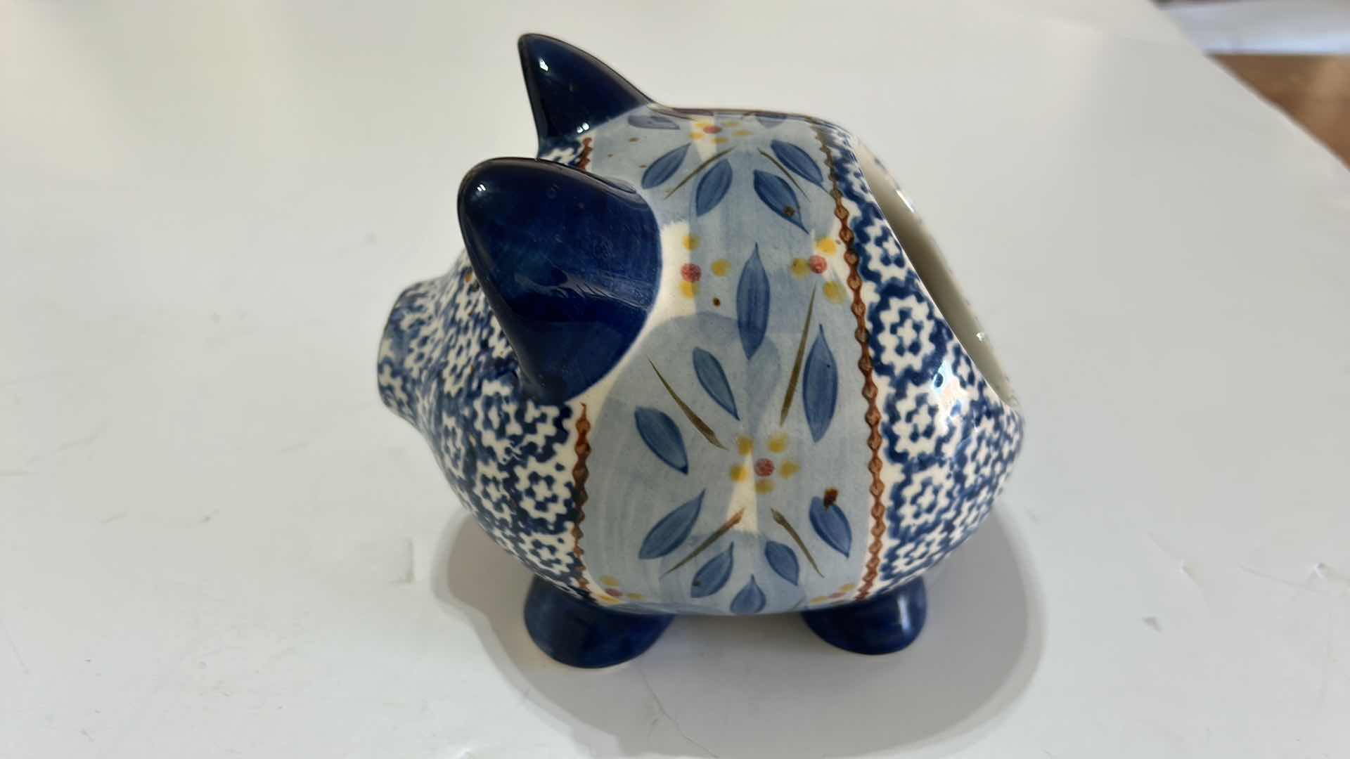 Photo 4 of LITTLE PIGGY TEMPTATIONS PRESENTABLE UTENSIL HOLDER. 6” x 5”