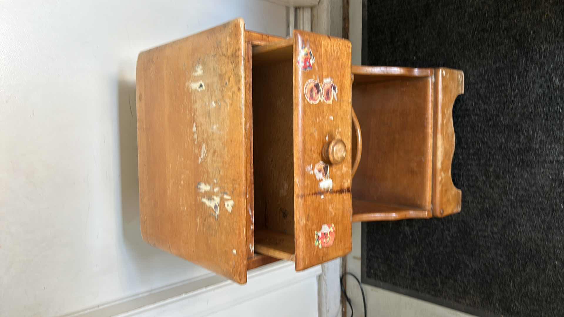 Photo 2 of HOME FURNISHINGS – VINTAGE VIRGINIA HOUSE HONEY OAK WOOD NIGHTSTAND 15“ x 13 1/2“ x H28”