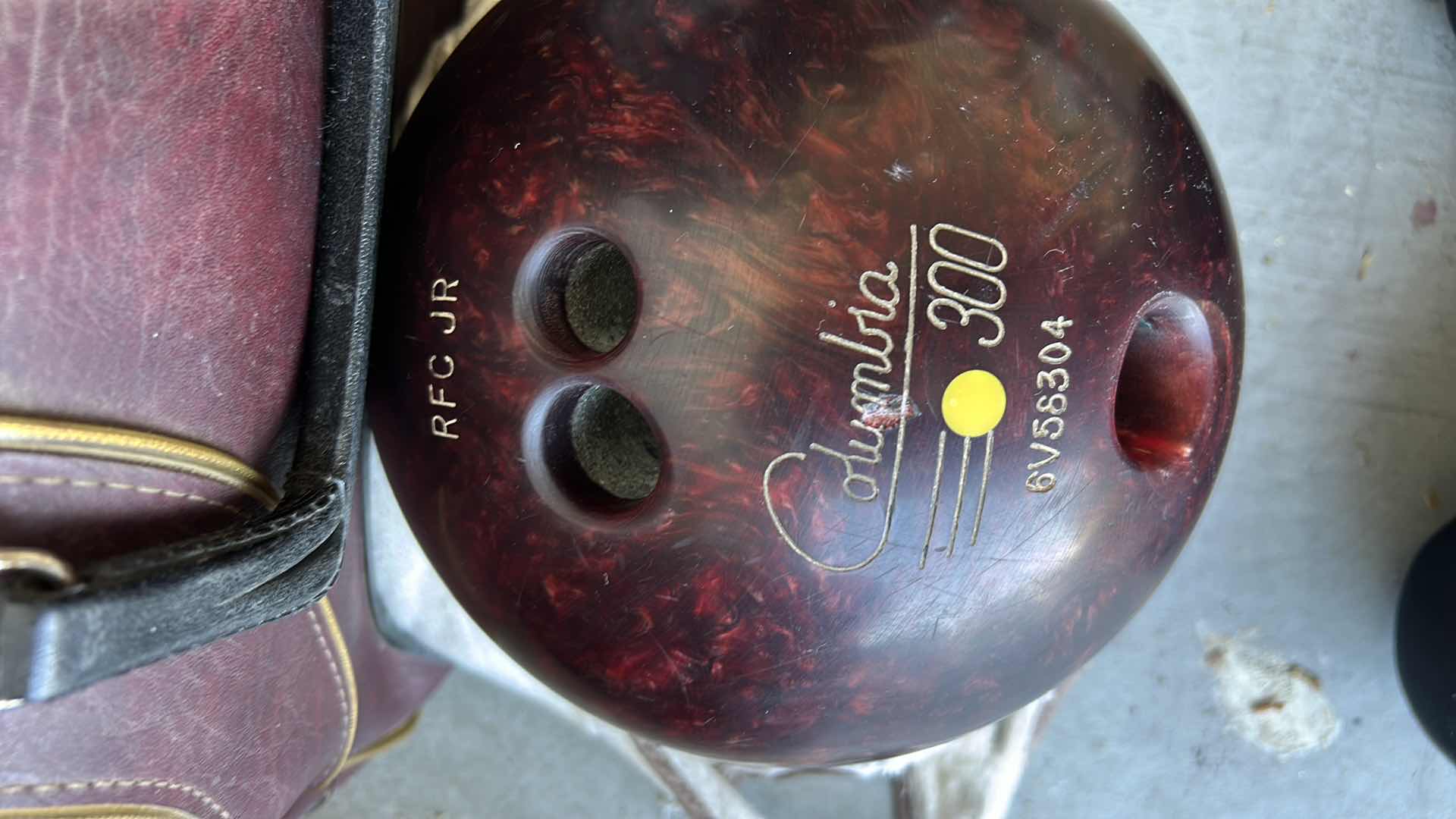 Photo 3 of VINTAGE BOWLING BALL AND BAG