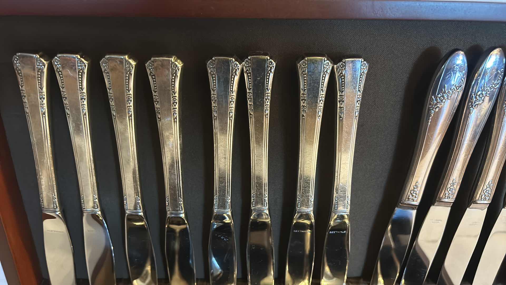 Photo 7 of 80 PC REED AND BARTON SILVERWARE SET