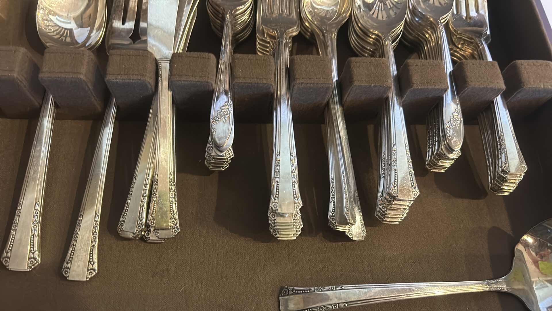 Photo 6 of 80 PC REED AND BARTON SILVERWARE SET