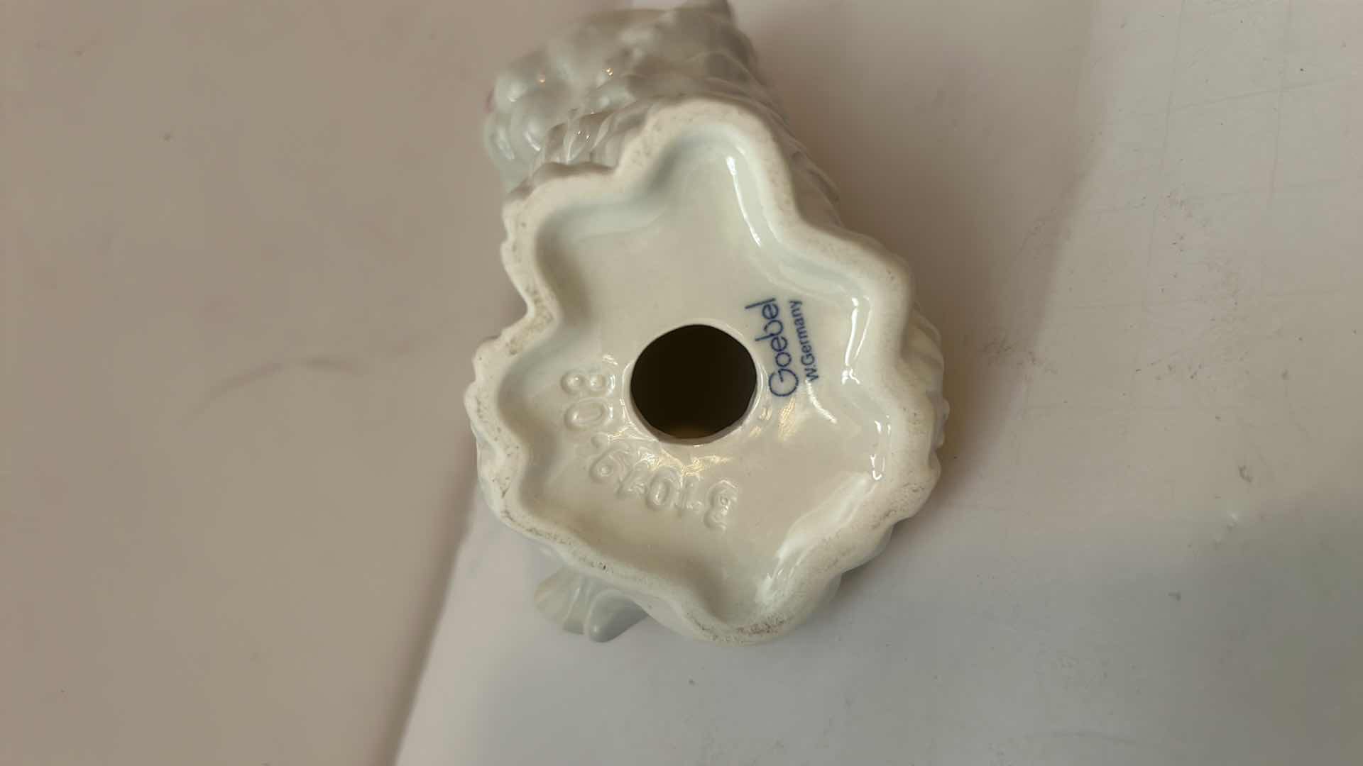 Photo 3 of GORBEL 3.5” PORCELAIN CAT AND LIDDED TRINKET BOX