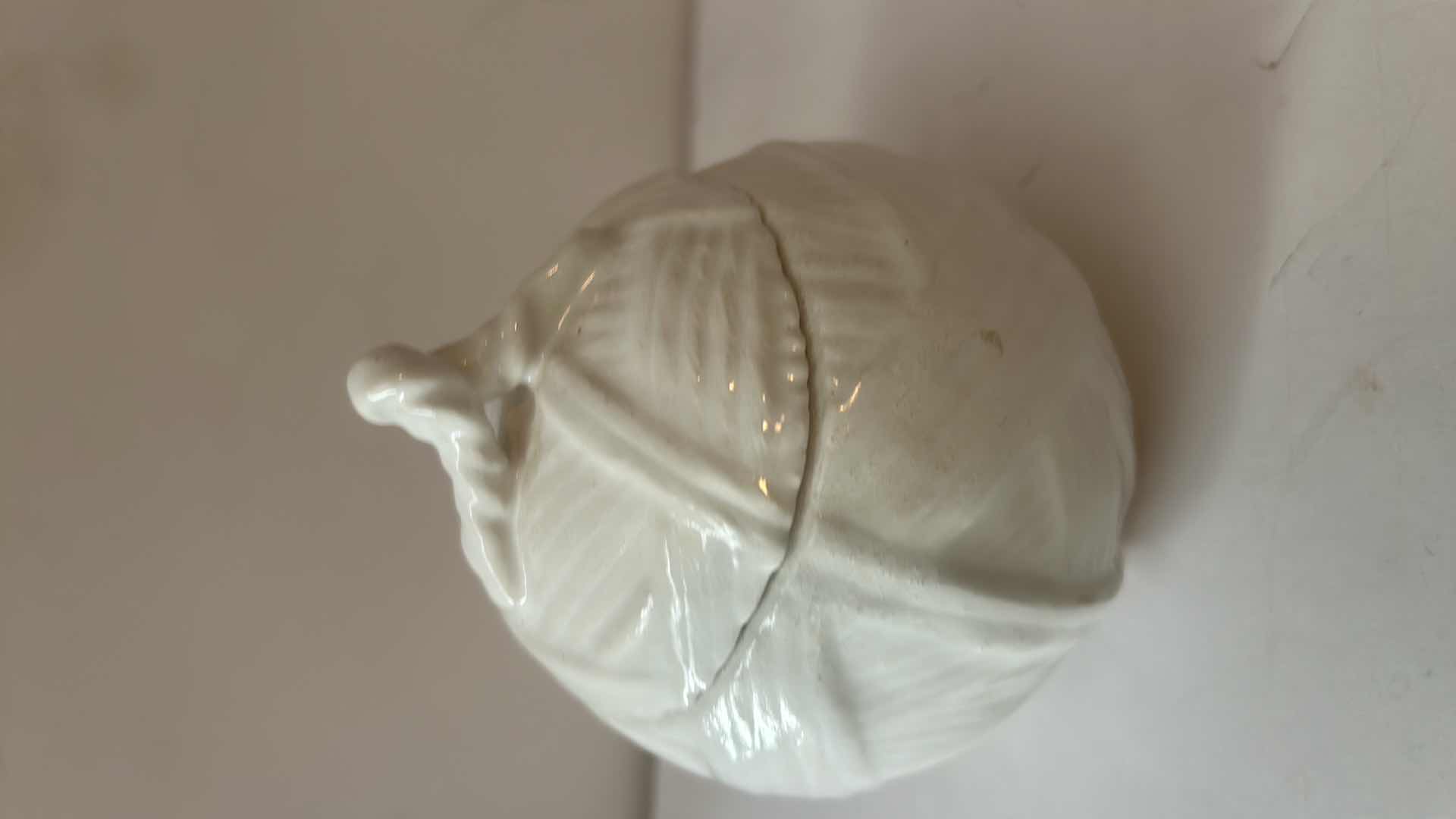 Photo 4 of GORBEL 3.5” PORCELAIN CAT AND LIDDED TRINKET BOX